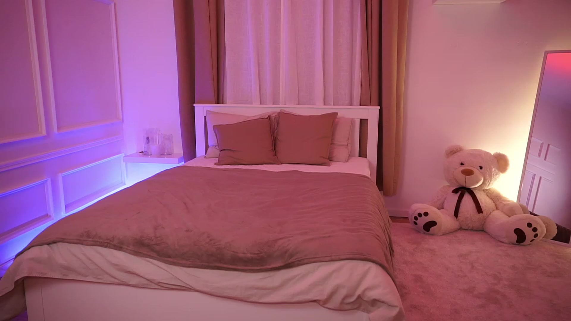 Gallery image thumbnail from emma_ruby's myfreecams stream on, 09/27/2023, 19:55 image 1 of 20