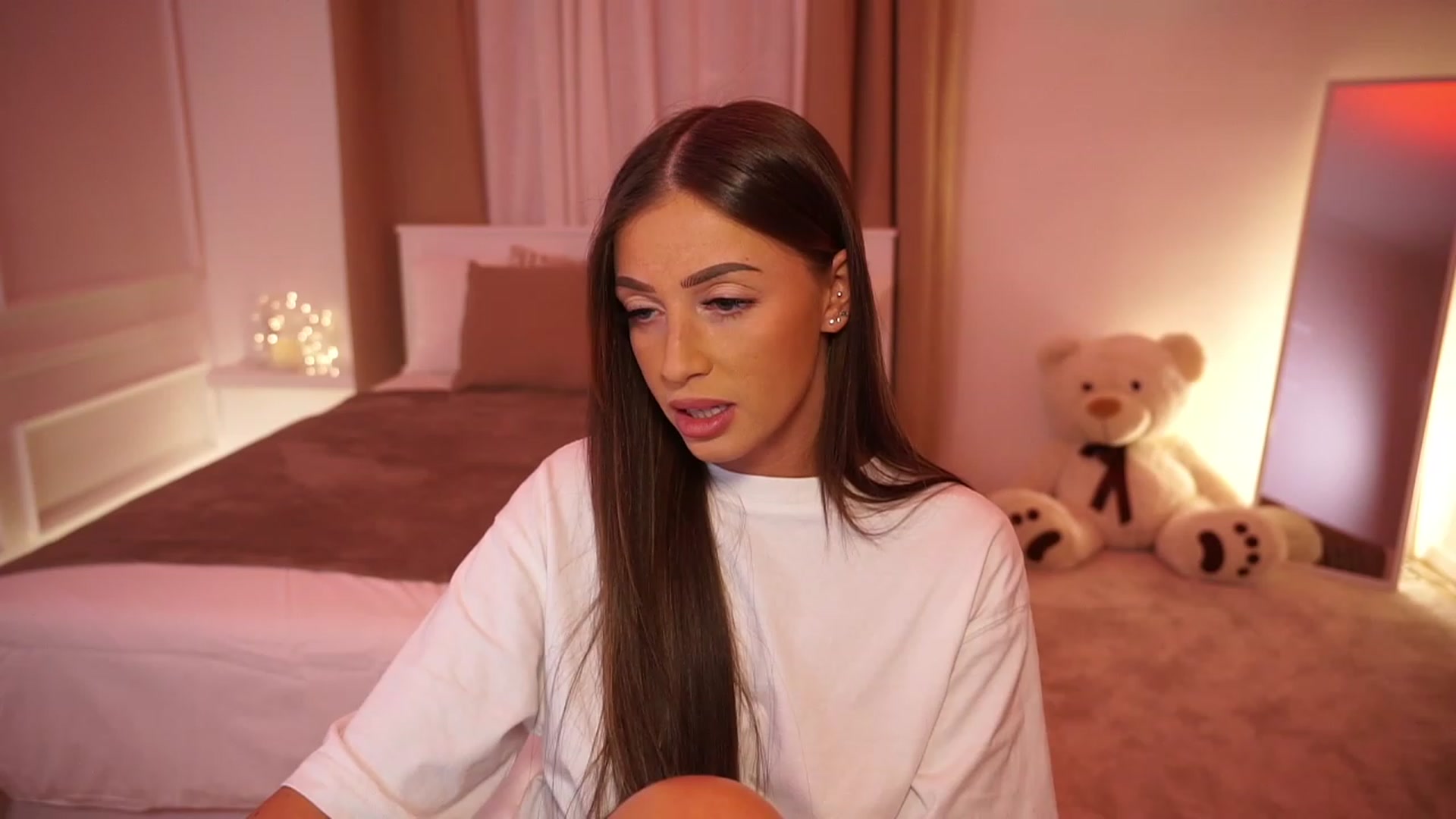 Gallery image thumbnail from emma_ruby's myfreecams stream on, 10/06/2023, 18:20 image 15 of 20
