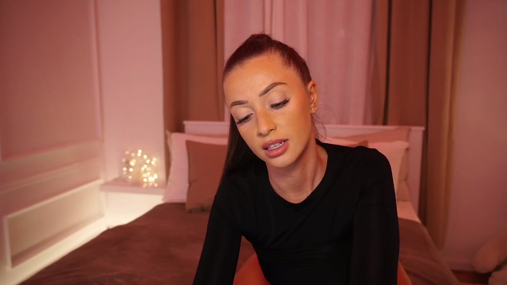Gallery image thumbnail from emma_ruby's myfreecams stream on, 10/13/2023, 18:36 image 19 of 20