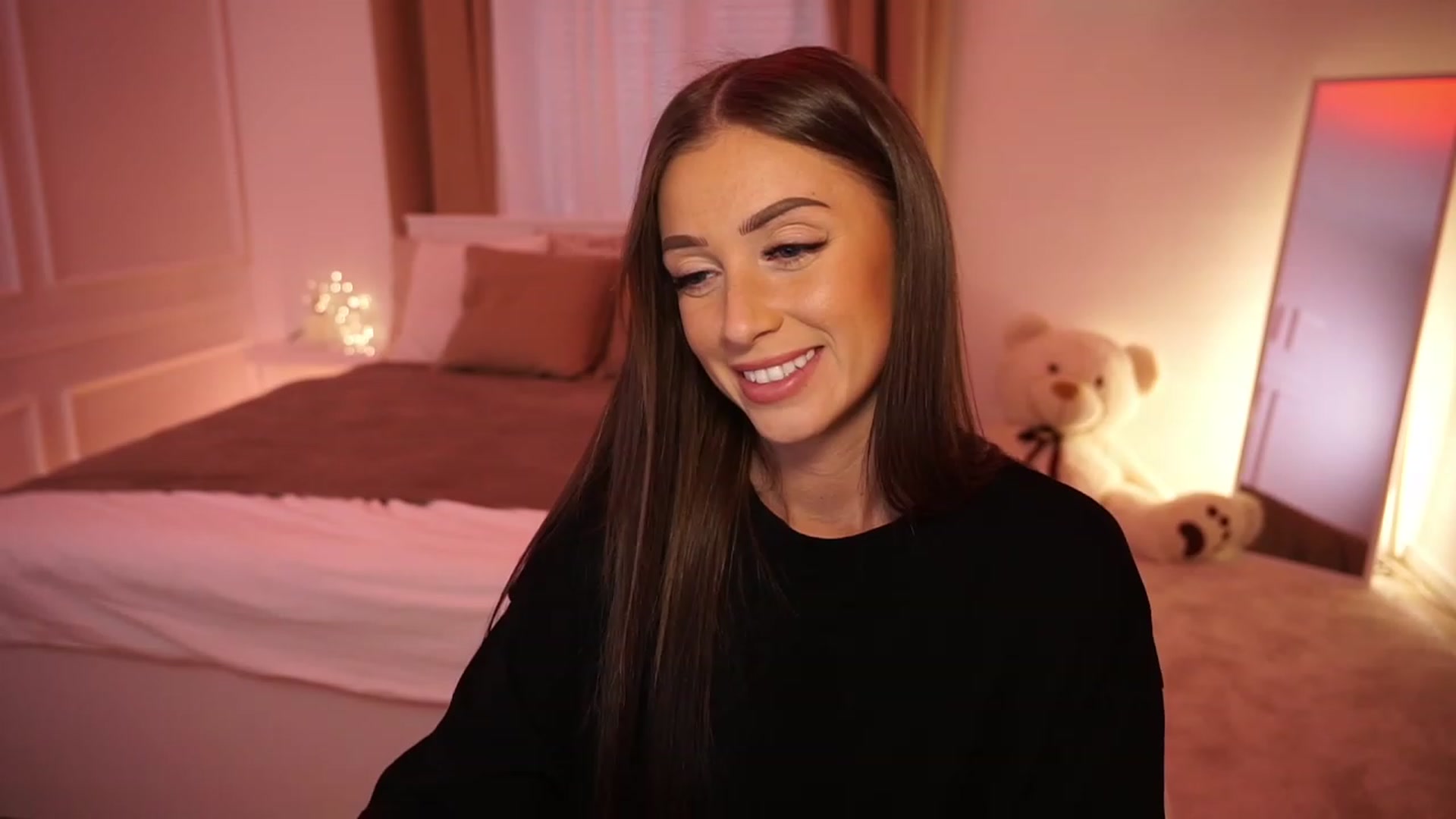 Gallery image thumbnail from emma_ruby's myfreecams stream on, 10/20/2023, 14:13 image 20 of 20