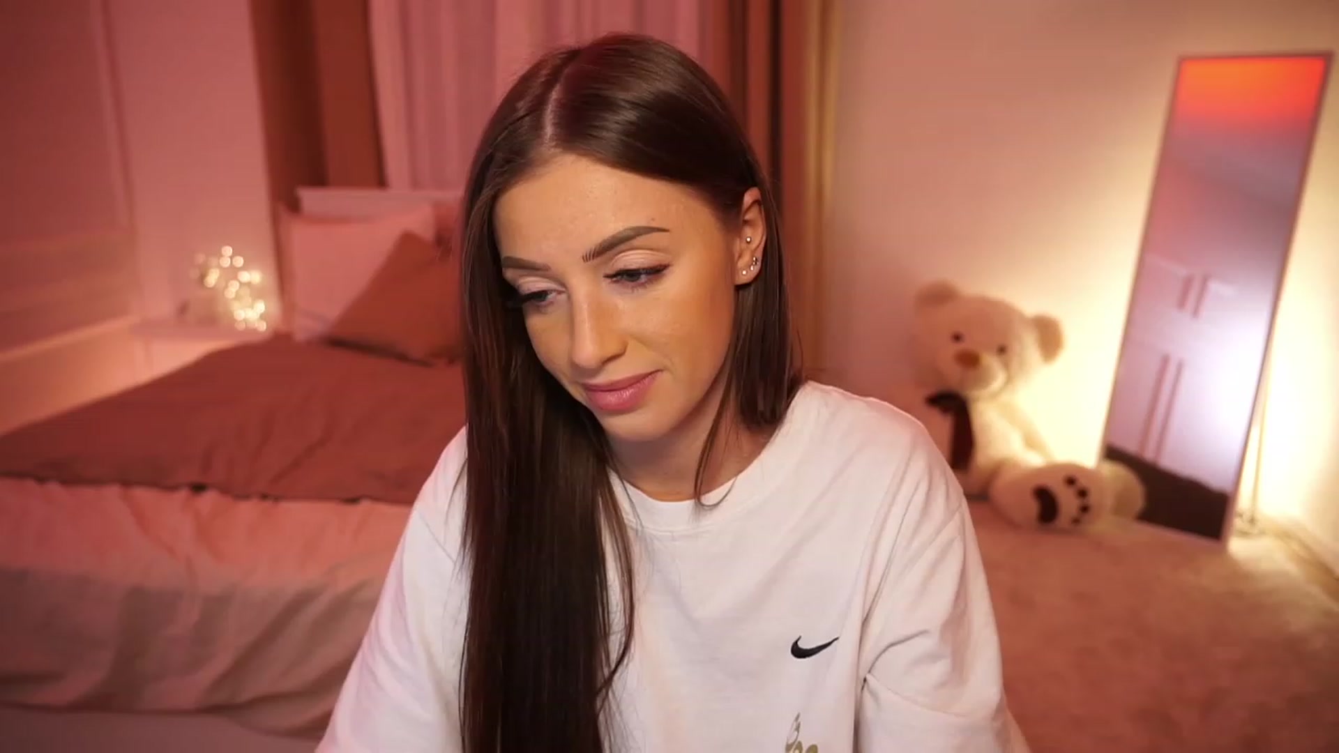 Gallery image thumbnail from emma_ruby's myfreecams stream on, 10/24/2023, 23:54 image 19 of 20