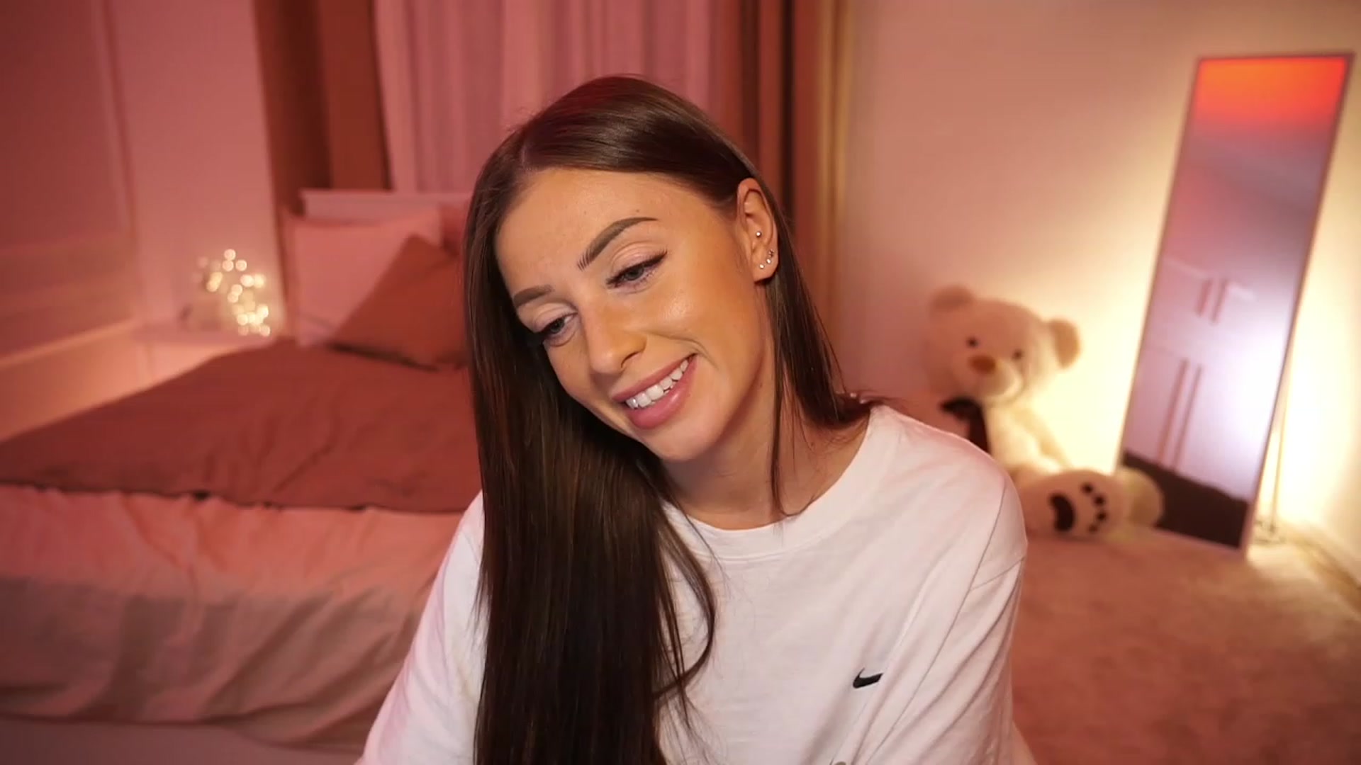 Gallery image thumbnail from emma_ruby's myfreecams stream on, 10/24/2023, 23:54 image 18 of 20