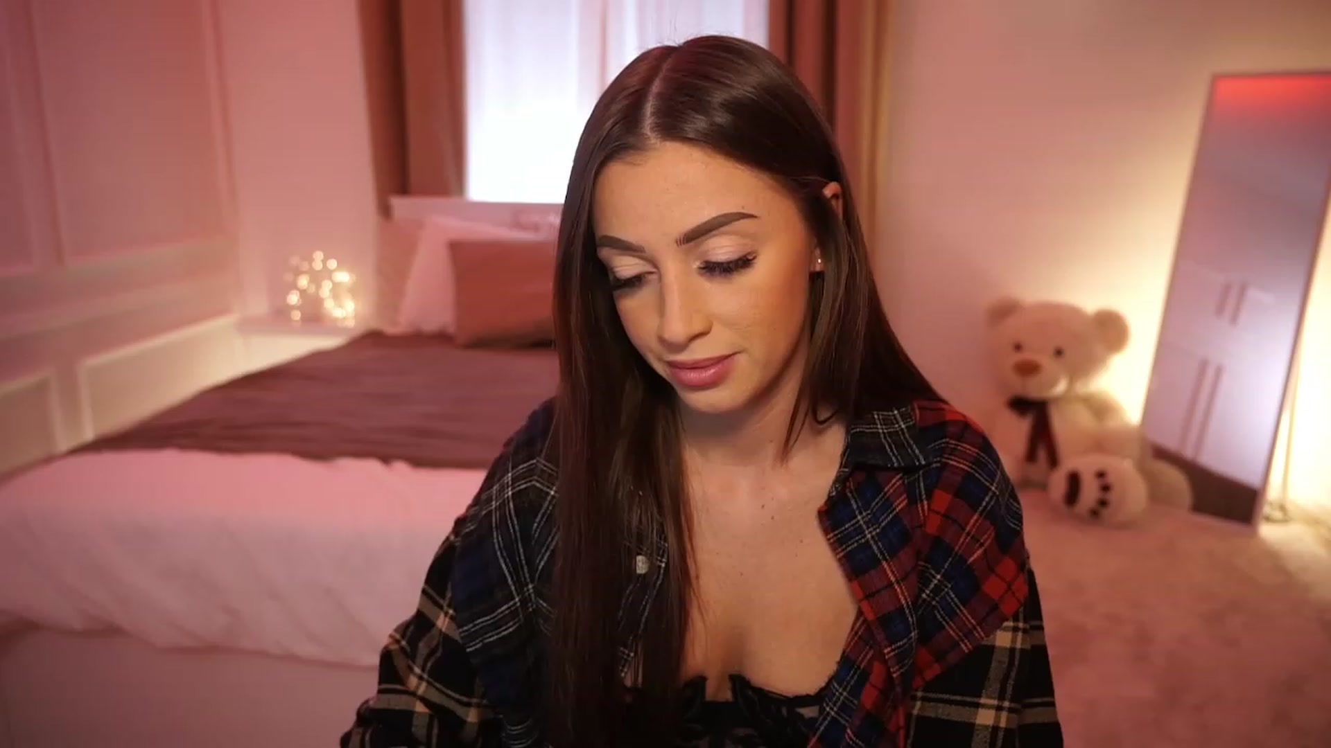 Gallery image thumbnail from emma_ruby's myfreecams stream on, 10/27/2023, 11:27 image 1 of 20