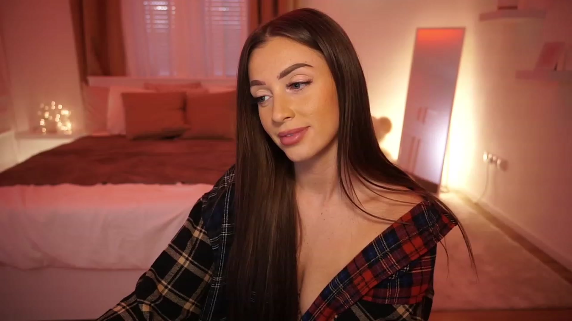 Gallery image thumbnail from emma_ruby's myfreecams stream on, 10/27/2023, 13:54 image 12 of 20