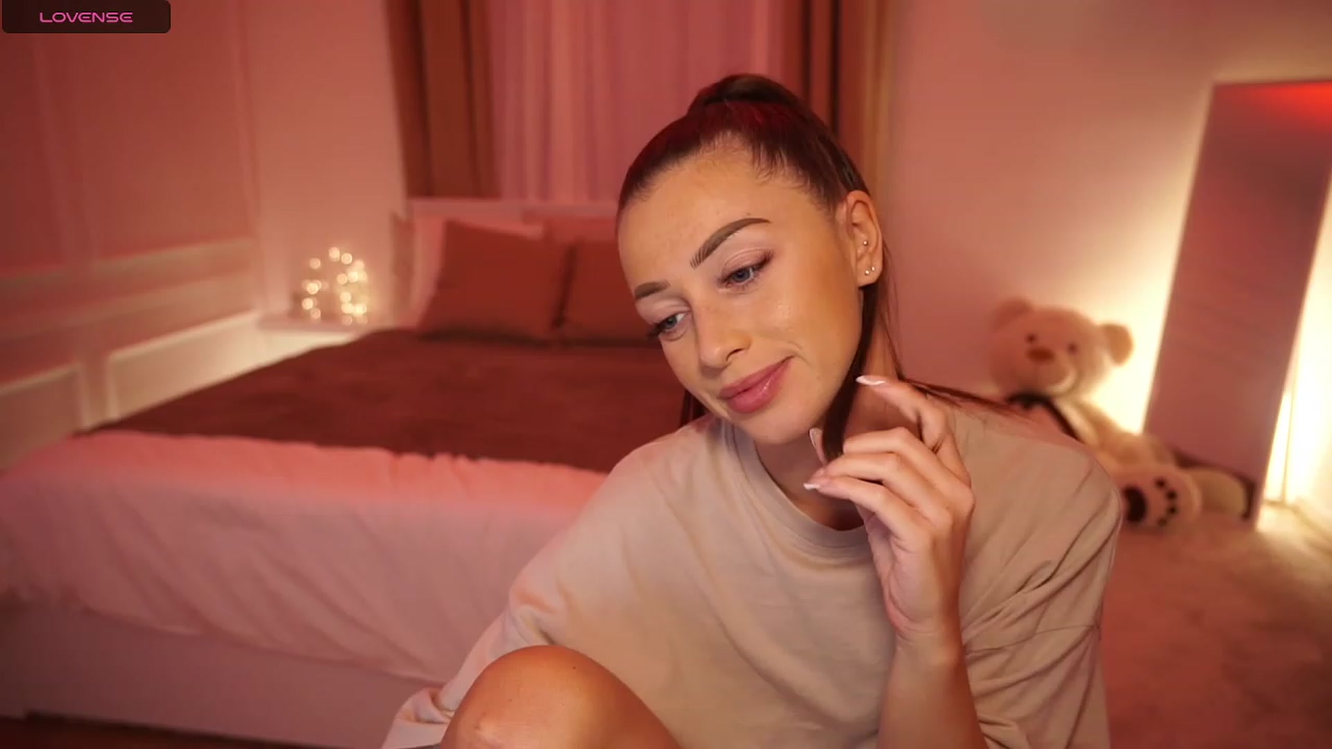 Gallery image thumbnail from emma_ruby's myfreecams stream on, 11/03/2023, 24:32 image 2 of 20