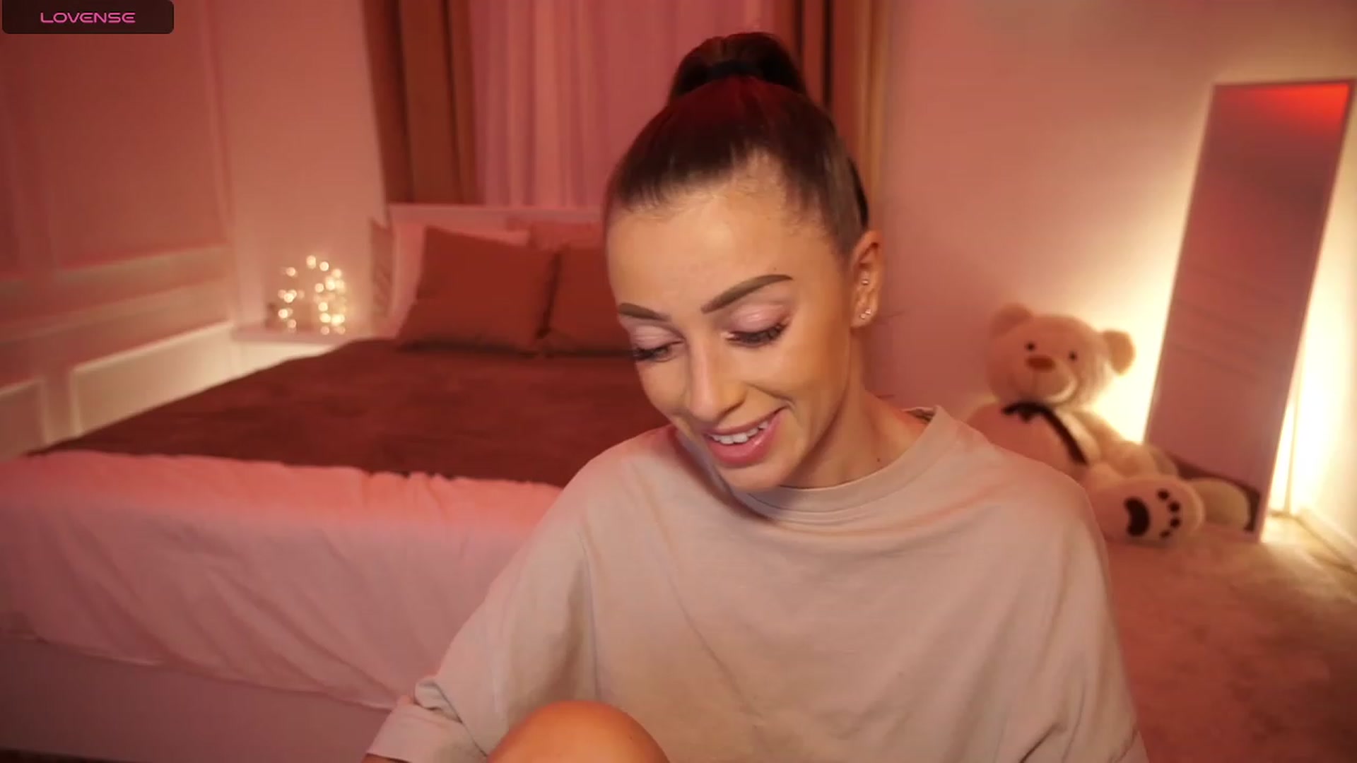 Gallery image thumbnail from emma_ruby's myfreecams stream on, 11/03/2023, 24:32 image 16 of 20