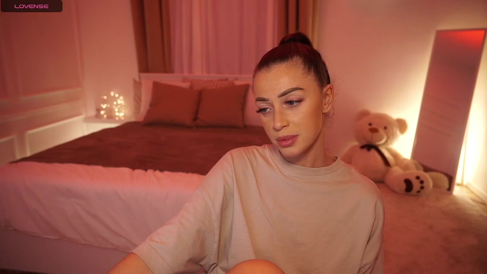 Gallery image thumbnail from emma_ruby's myfreecams stream on, 11/03/2023, 24:32 image 18 of 20