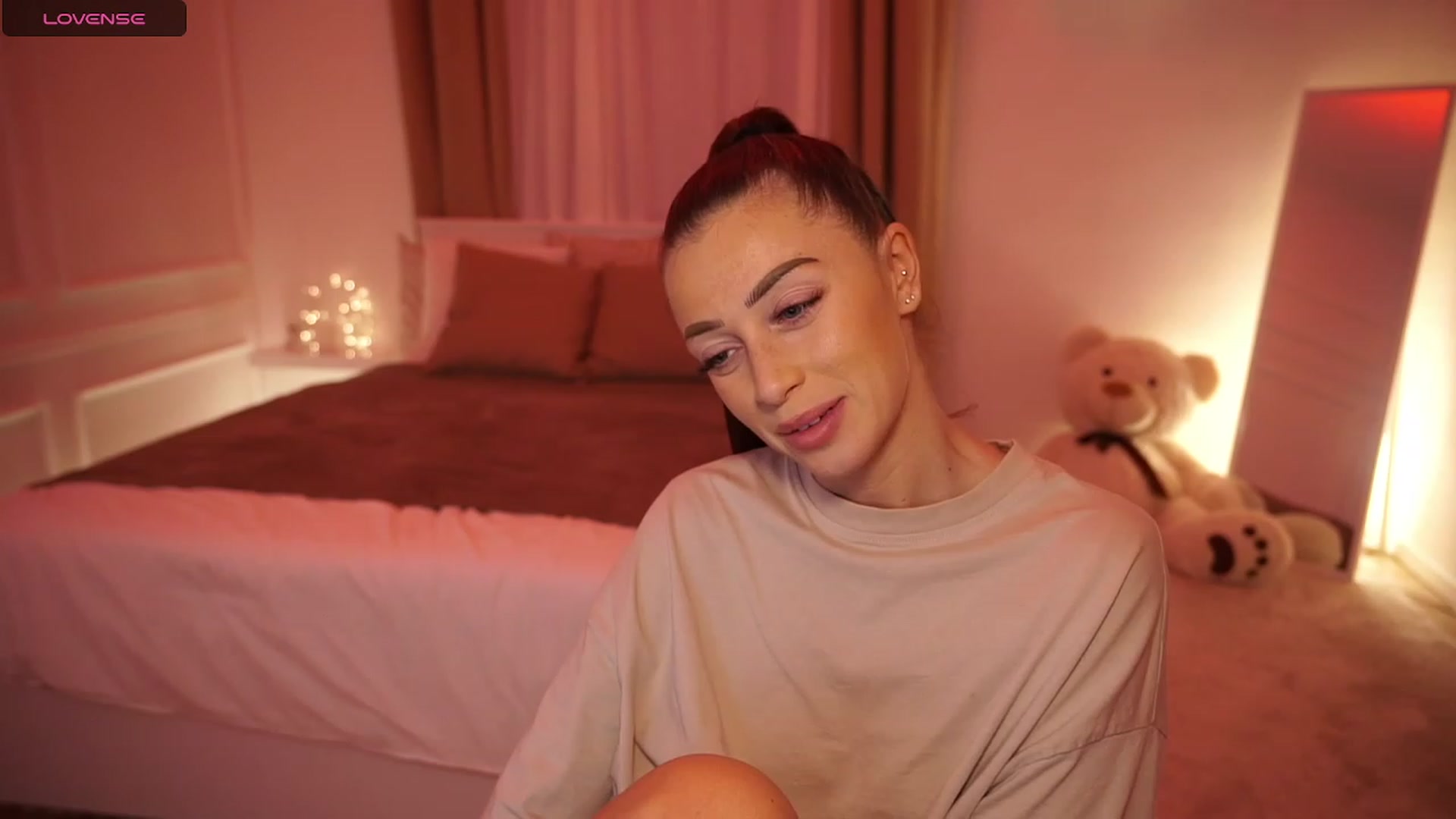 Gallery image thumbnail from emma_ruby's myfreecams stream on, 11/03/2023, 24:32 image 19 of 20