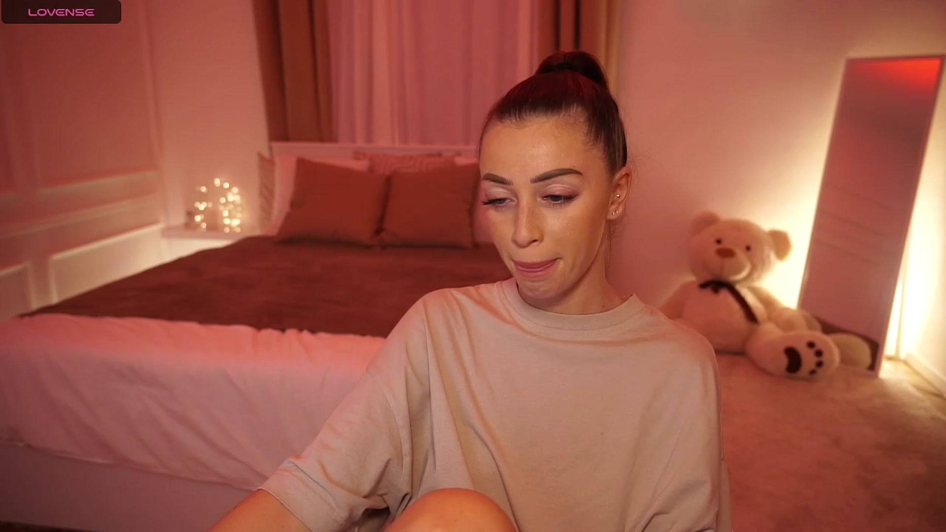 Gallery image thumbnail from emma_ruby's myfreecams stream on, 11/03/2023, 24:32 image 17 of 20