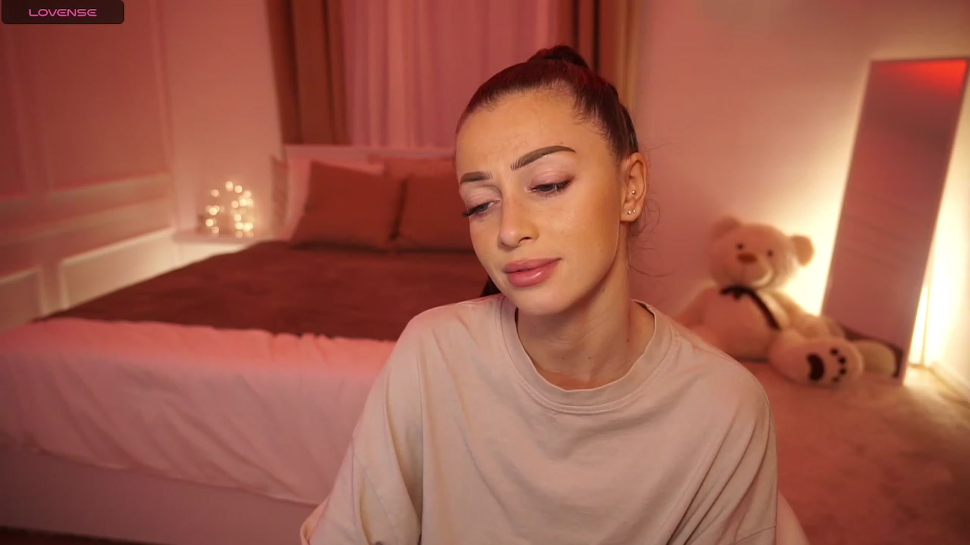 Gallery image thumbnail from emma_ruby's myfreecams stream on, 11/03/2023, 24:32 image 6 of 20