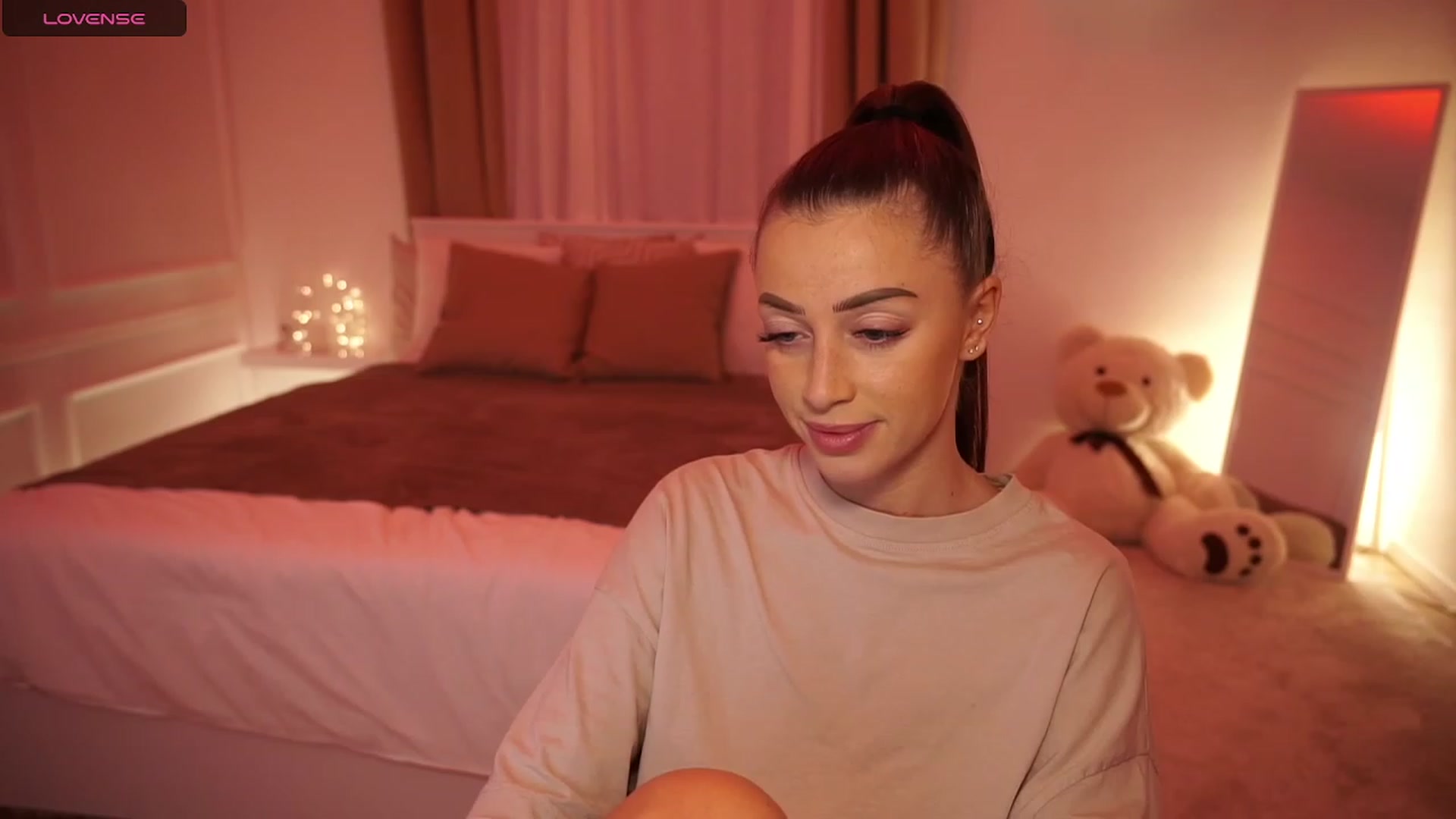 Gallery image thumbnail from emma_ruby's myfreecams stream on, 11/03/2023, 24:32 image 11 of 20