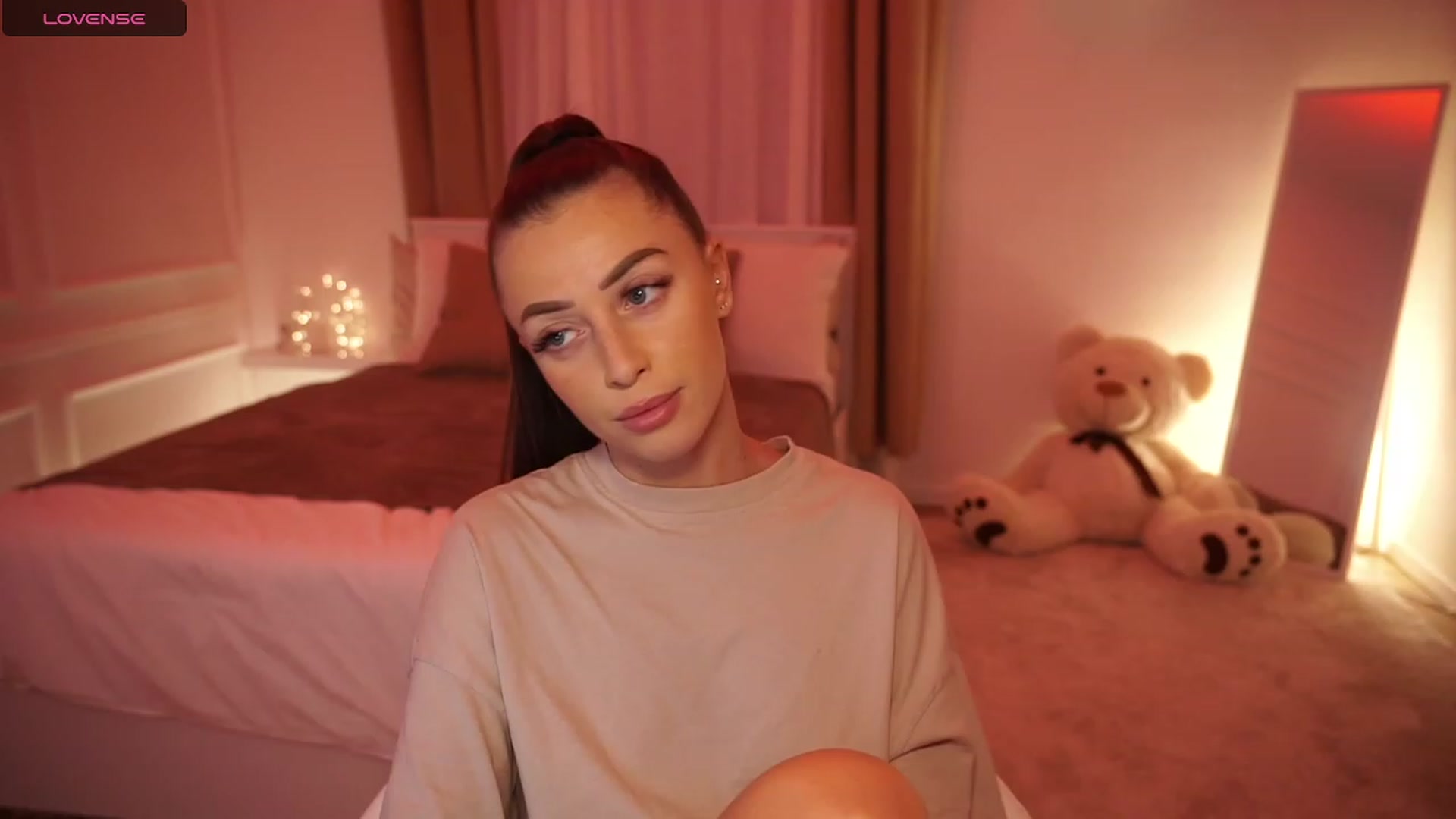Gallery image thumbnail from emma_ruby's myfreecams stream on, 11/03/2023, 24:32 image 12 of 20