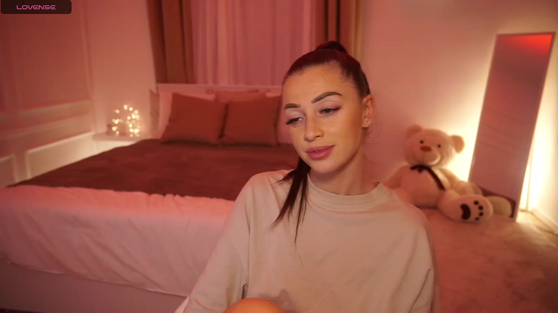 Gallery image thumbnail from emma_ruby's myfreecams stream on, 11/03/2023, 24:32 image 8 of 20