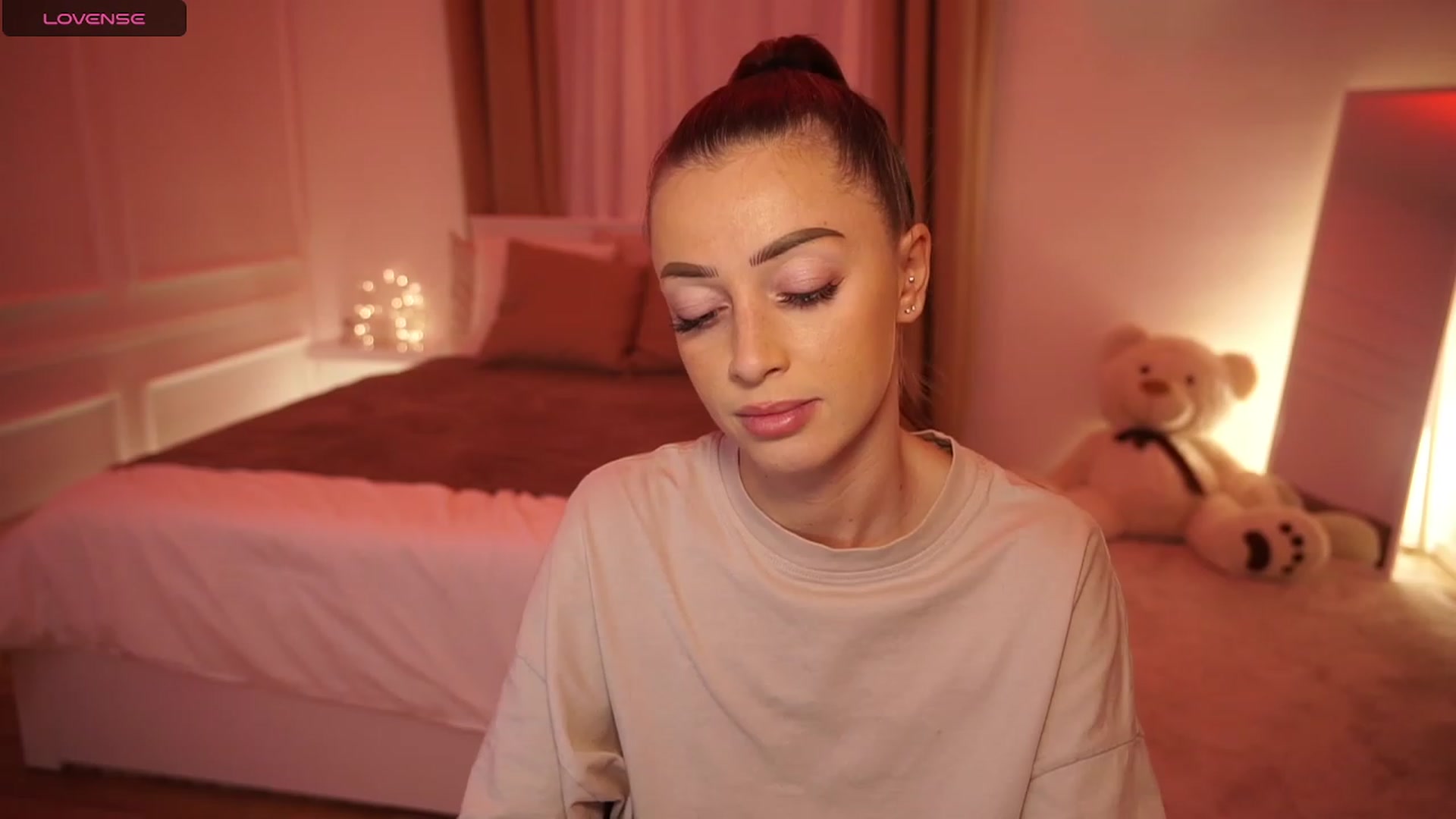 Gallery image thumbnail from emma_ruby's myfreecams stream on, 11/03/2023, 24:32 image 1 of 20
