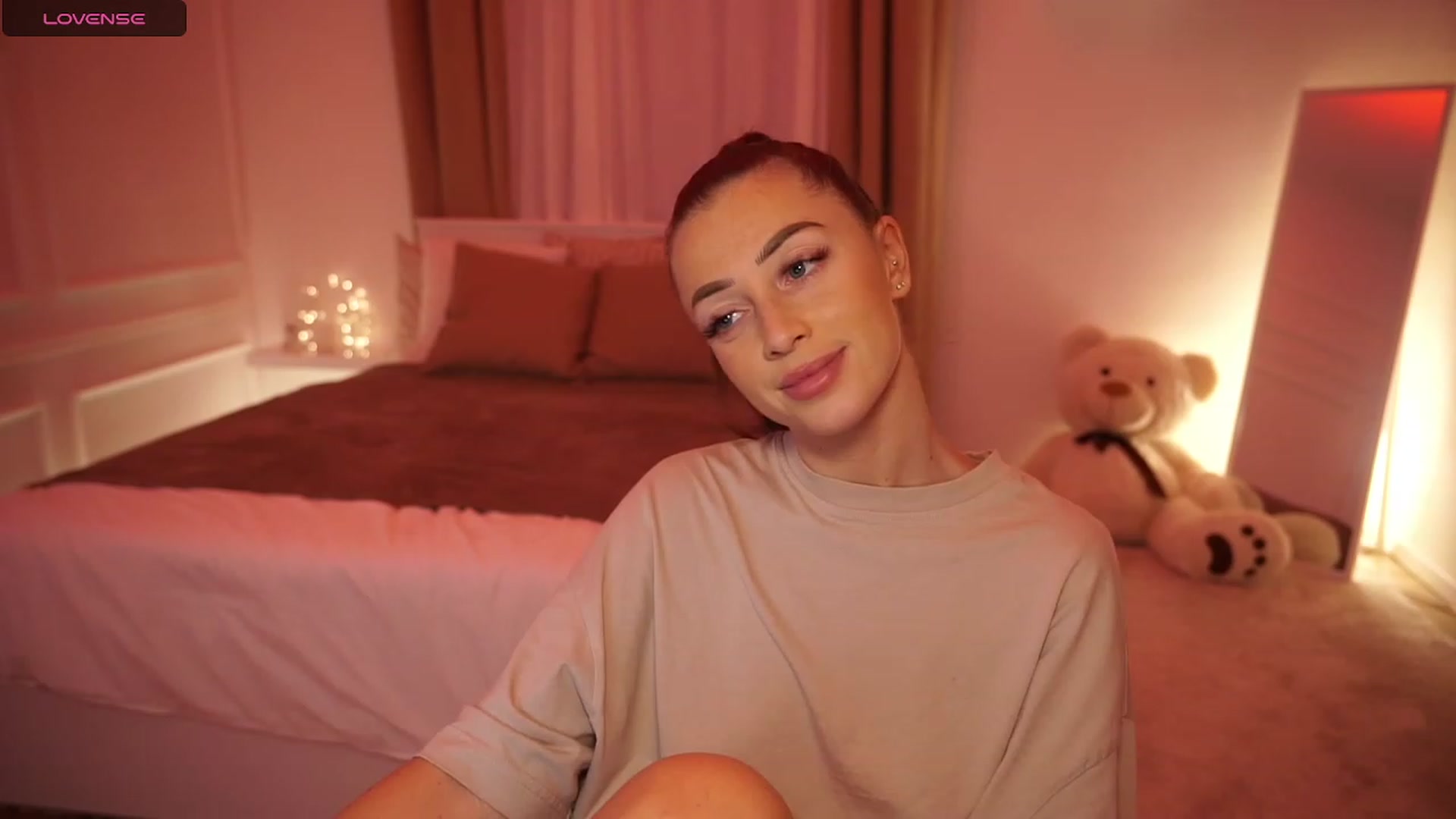 Gallery image thumbnail from emma_ruby's myfreecams stream on, 11/03/2023, 24:32 image 15 of 20