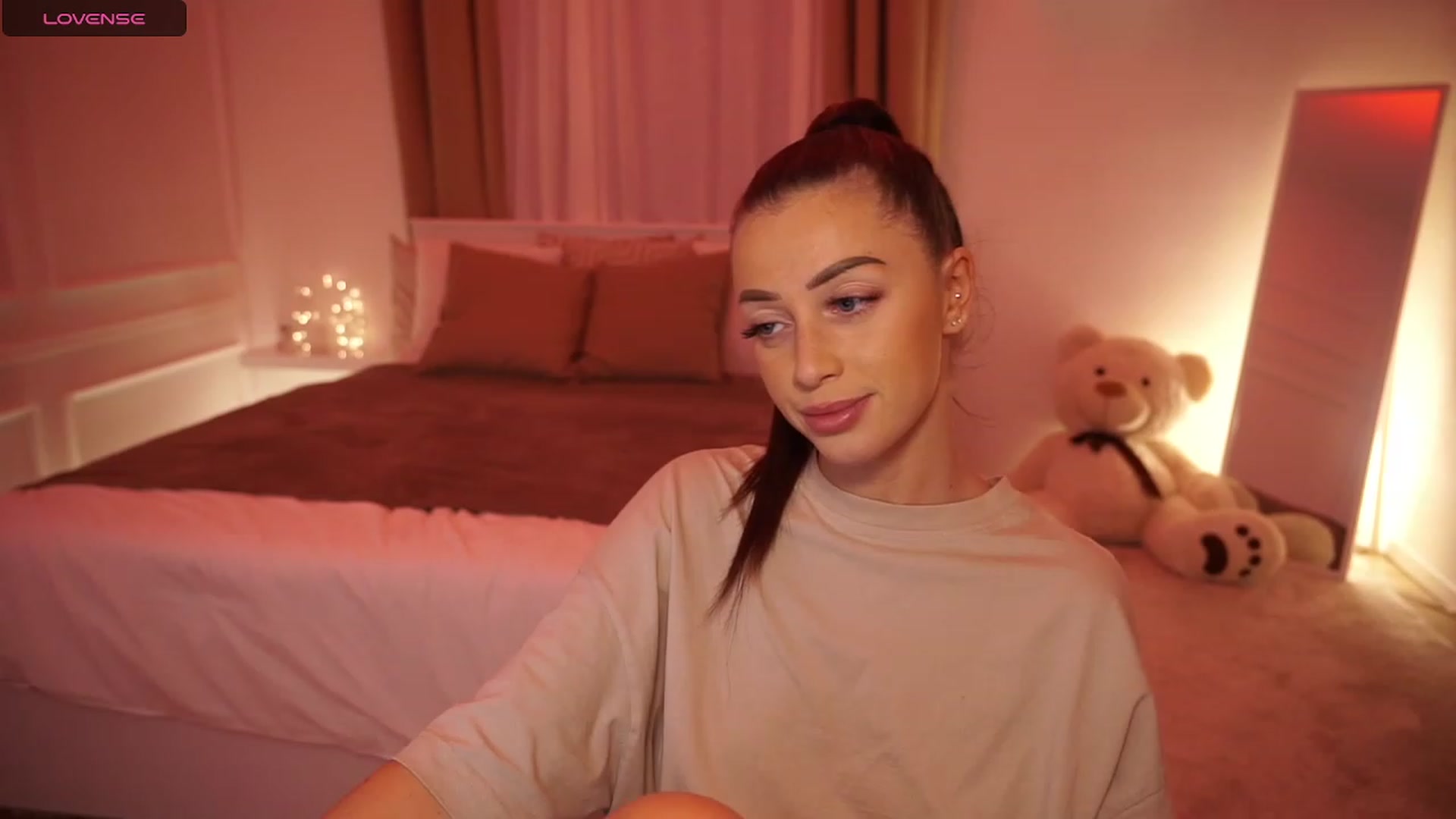 Gallery image thumbnail from emma_ruby's myfreecams stream on, 11/03/2023, 24:32 image 10 of 20