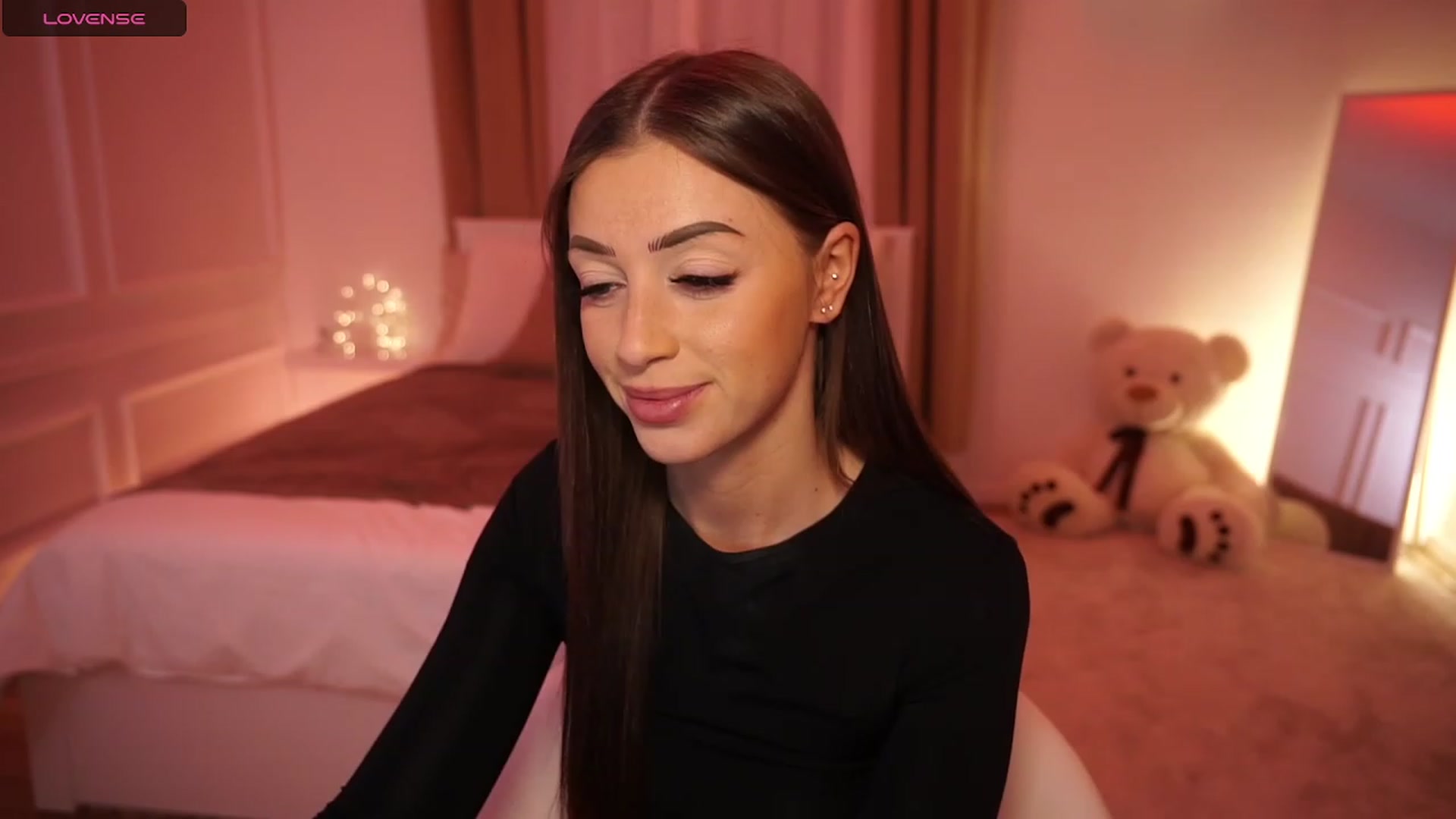 Gallery image thumbnail from emma_ruby's myfreecams stream on, 11/05/2023, 12:54 image 17 of 20