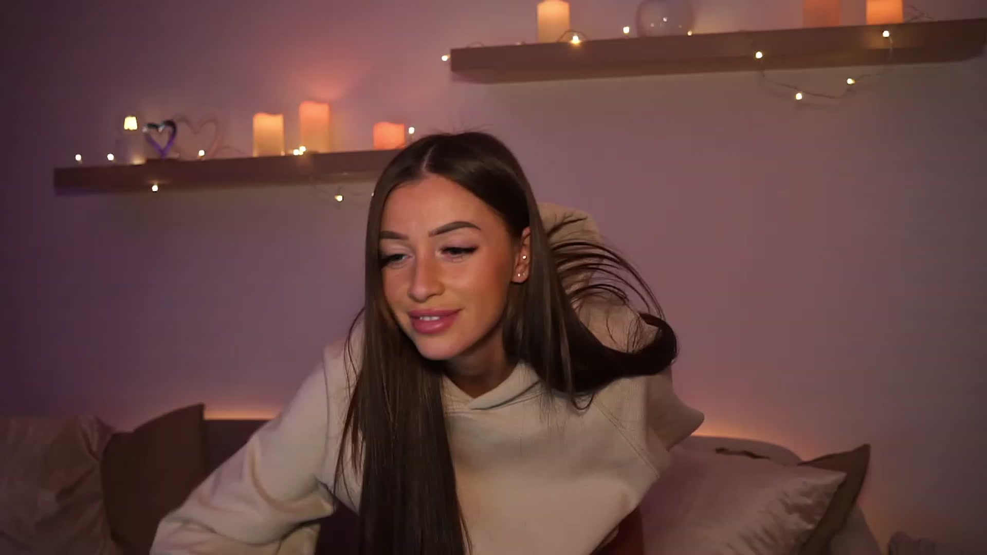 Gallery image thumbnail from emma_ruby's myfreecams stream on, 11/26/2023, 19:17 image 10 of 20
