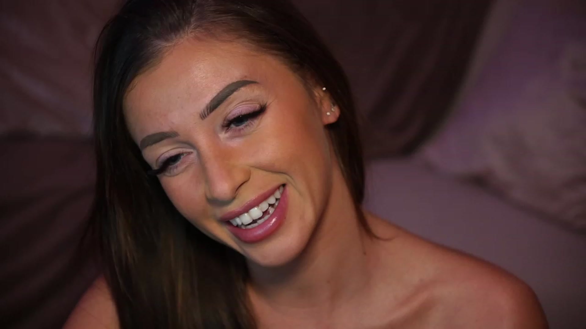 Gallery image thumbnail from emma_ruby's myfreecams stream on, 11/27/2023, 19:09 image 9 of 20