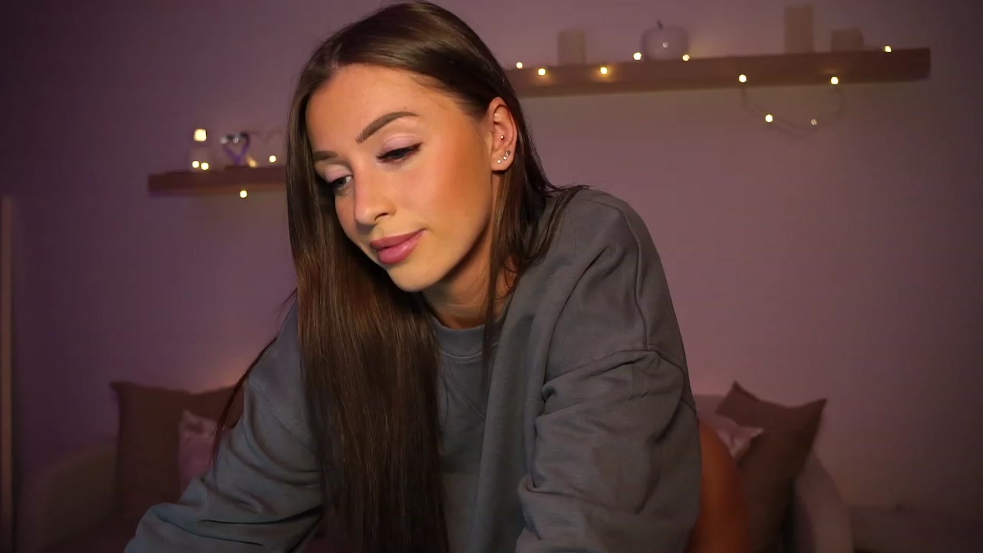 Gallery image thumbnail from emma_ruby's myfreecams stream on, 12/11/2023, 20:15 image 8 of 20