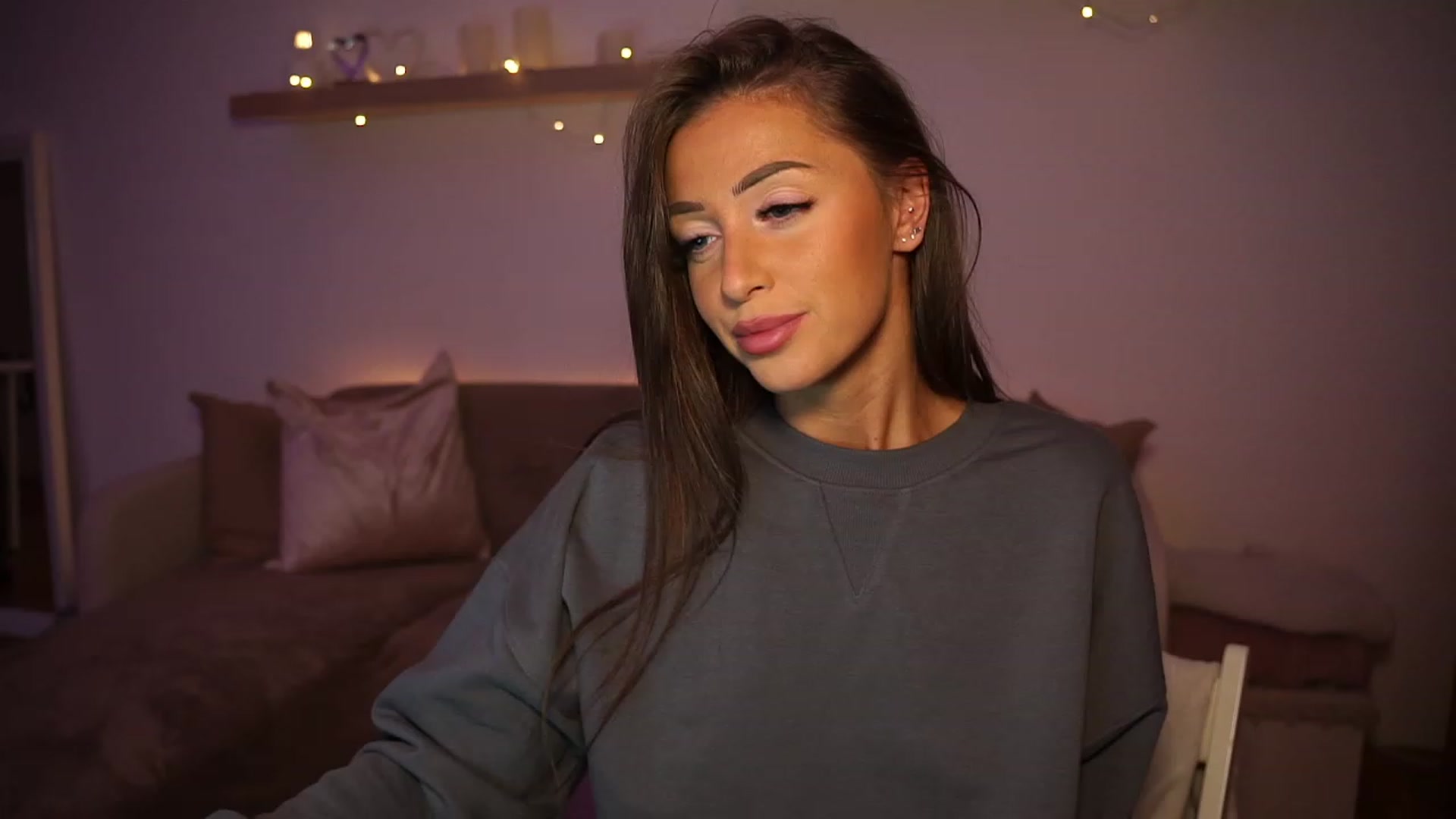 Gallery image thumbnail from emma_ruby's myfreecams stream on, 12/13/2023, 13:18 image 19 of 20