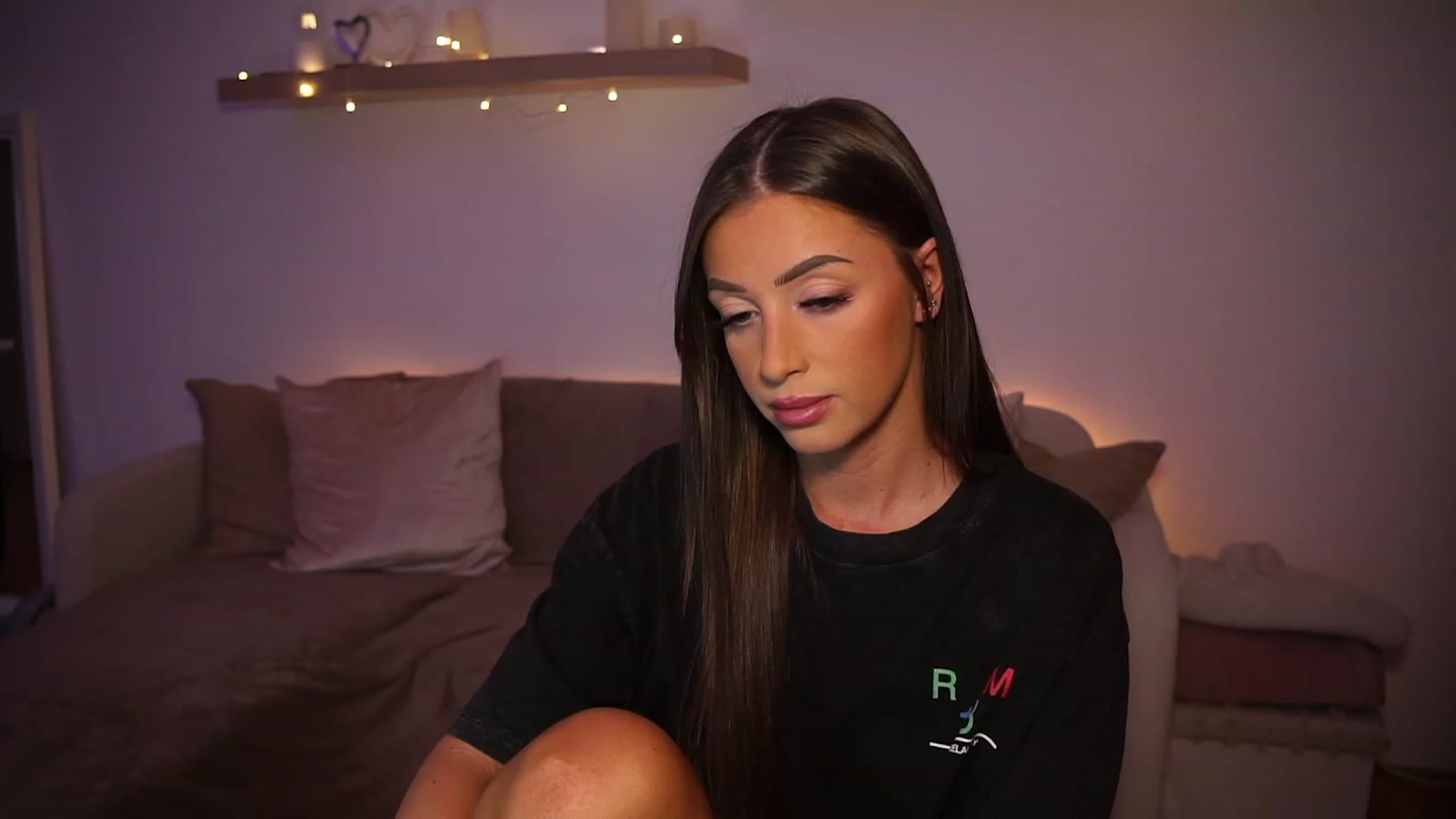 Gallery image thumbnail from emma_ruby's myfreecams stream on, 12/20/2023, 13:04 image 7 of 20