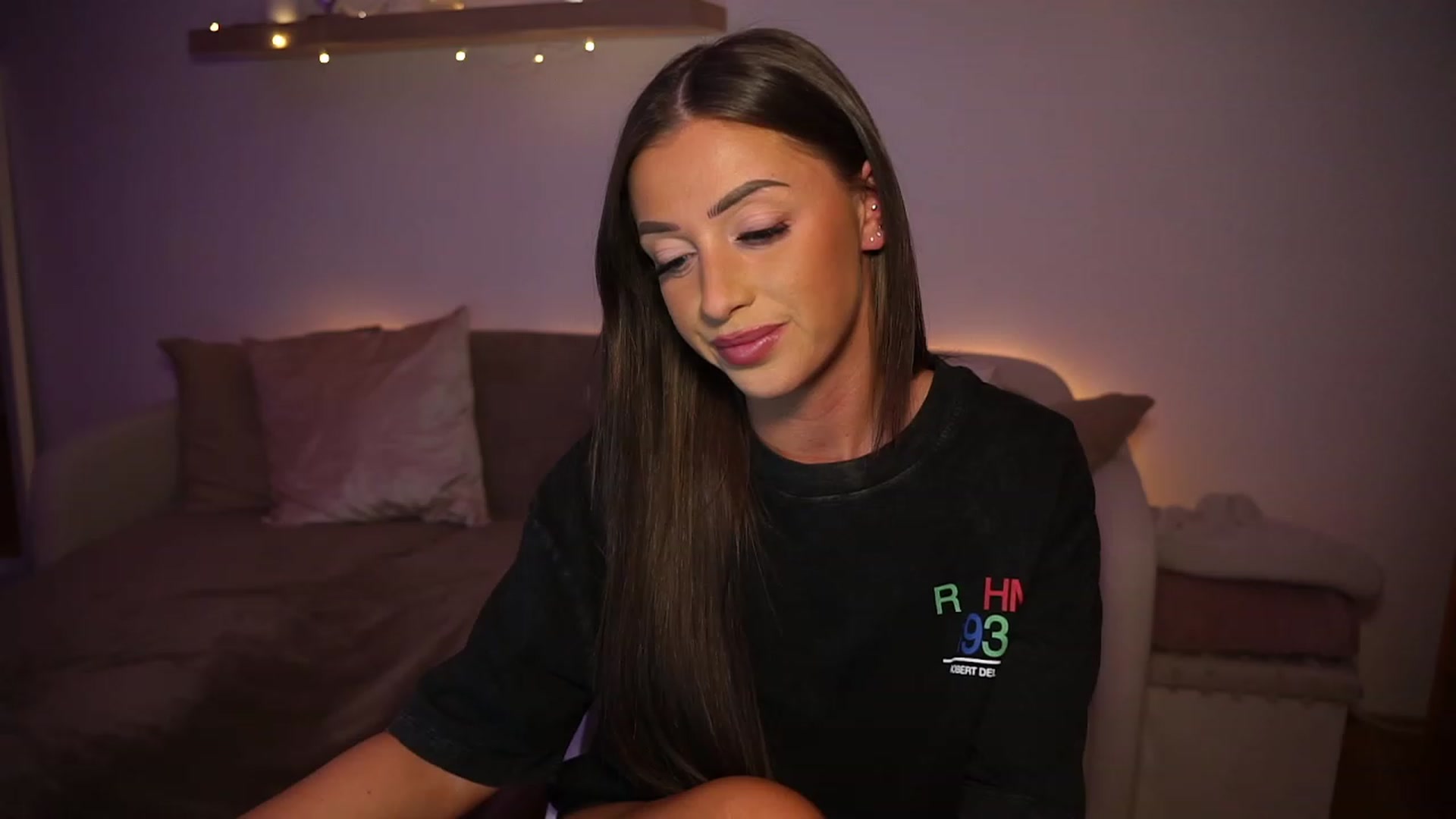 Gallery image thumbnail from emma_ruby's myfreecams stream on, 12/20/2023, 20:42 image 7 of 20