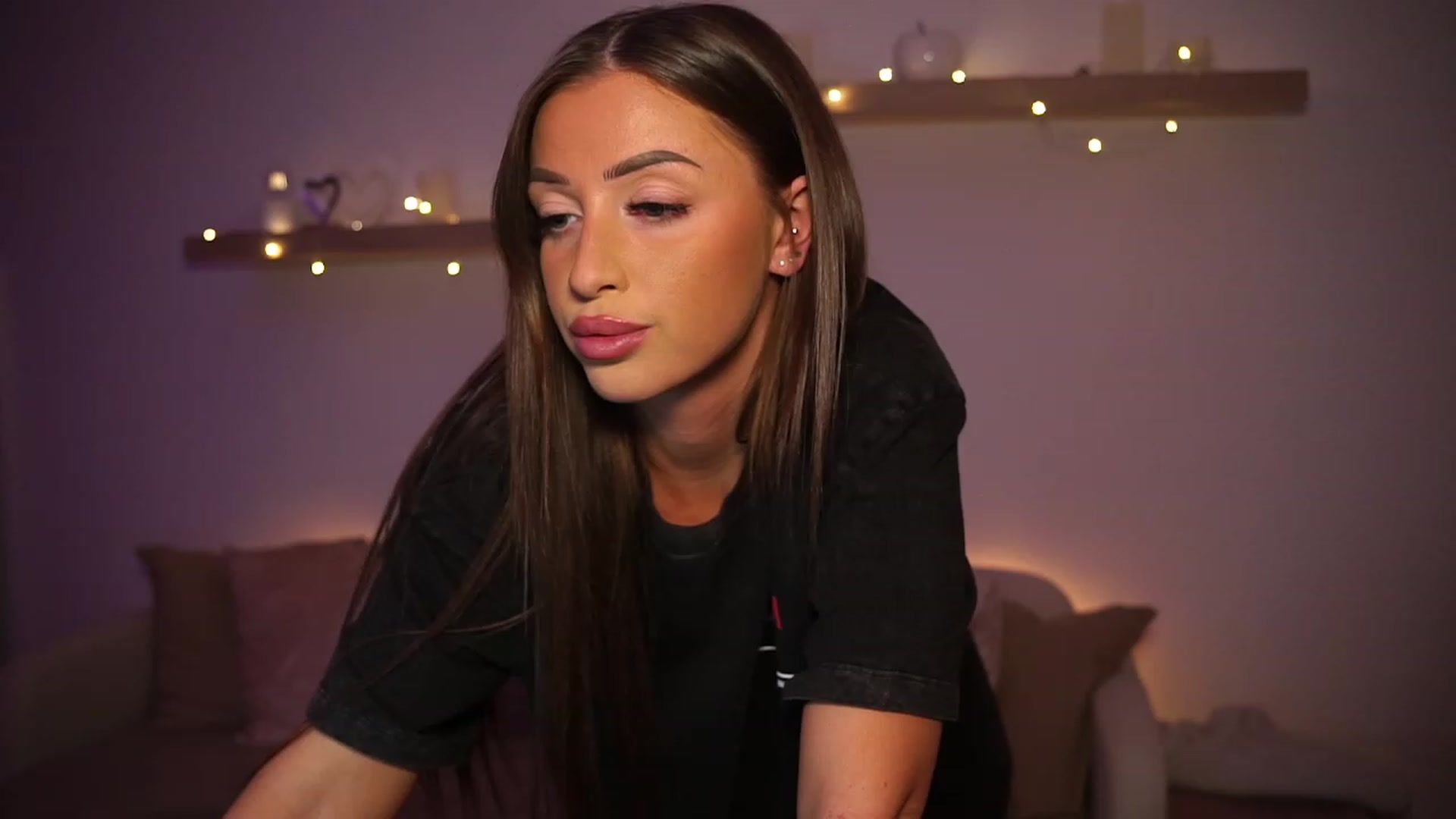 Gallery image thumbnail from emma_ruby's myfreecams stream on, 12/20/2023, 20:42 image 16 of 20