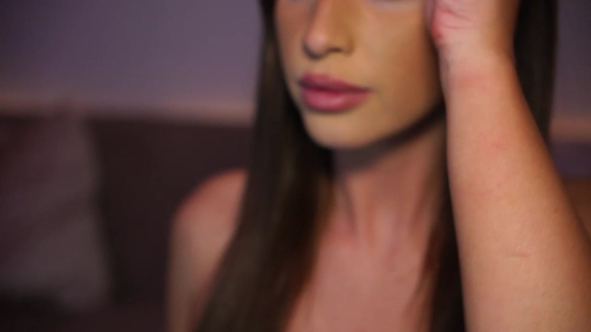 Gallery image thumbnail from emma_ruby's myfreecams stream on, 12/20/2023, 21:15 image 13 of 20