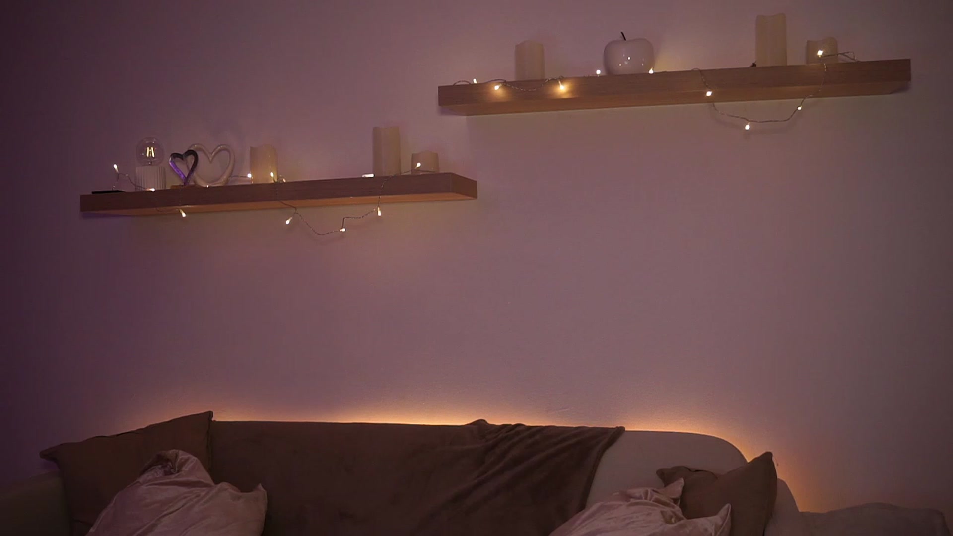 Gallery image thumbnail from emma_ruby's myfreecams stream on, 12/29/2023, 20:34 image 18 of 20