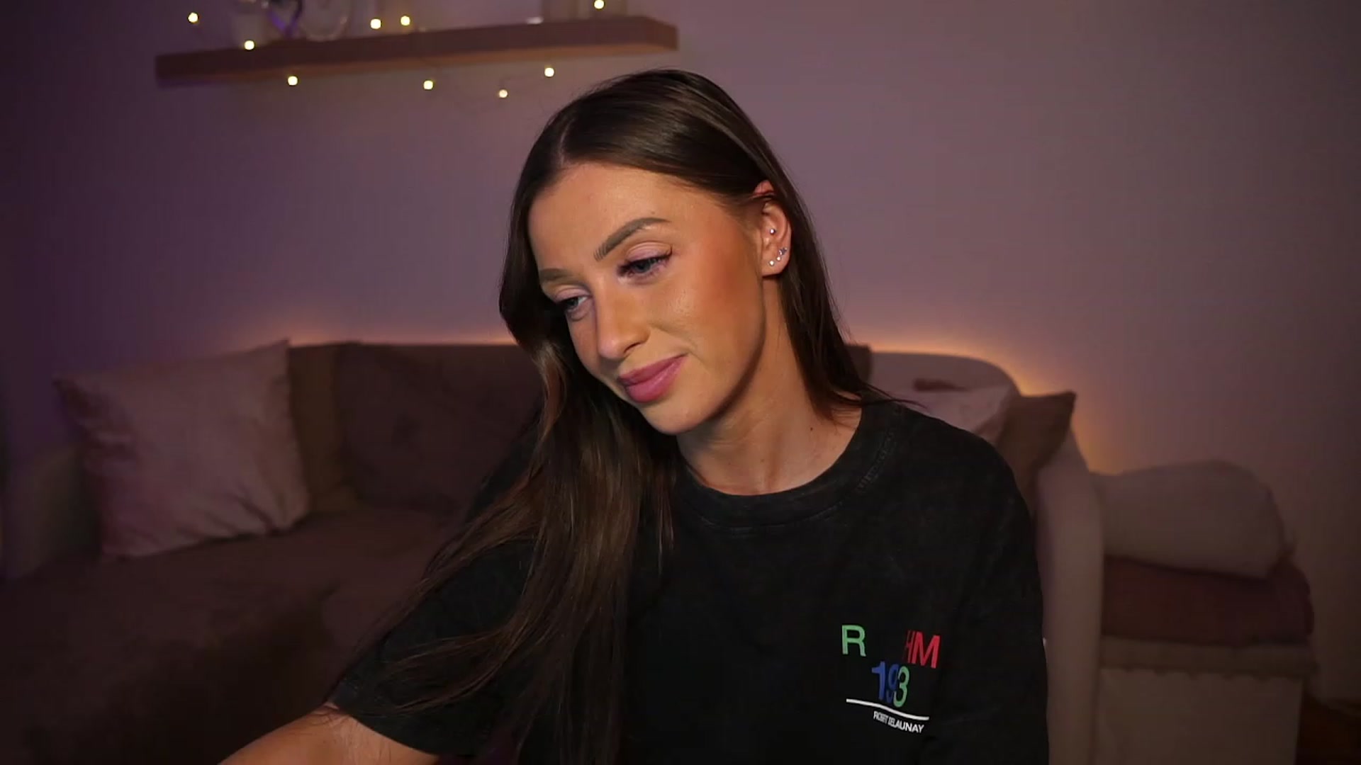 Gallery image thumbnail from emma_ruby's myfreecams stream on, 01/01/2024, 22:50 image 19 of 20