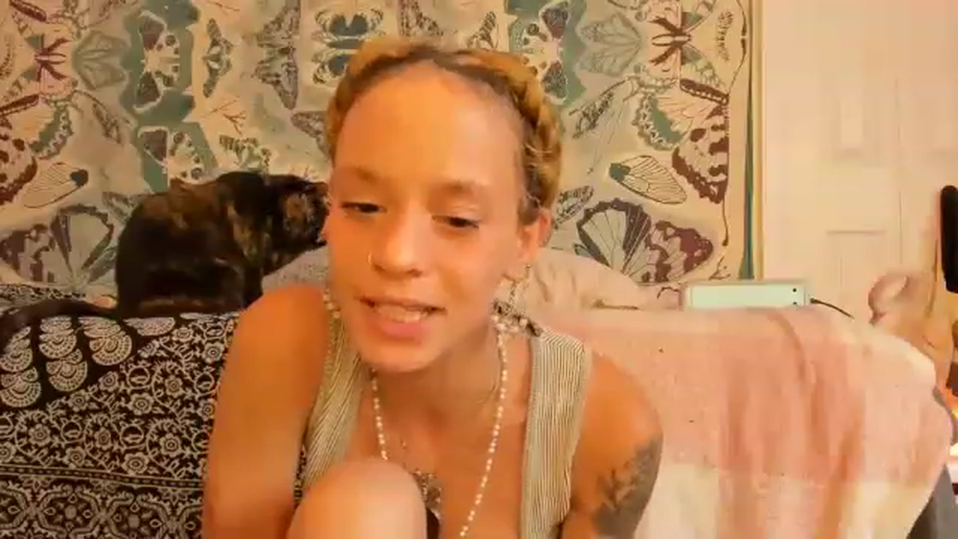 Gallery image thumbnail from ened3i's myfreecams stream on, 06/12/2023, 22:02 image 16 of 20