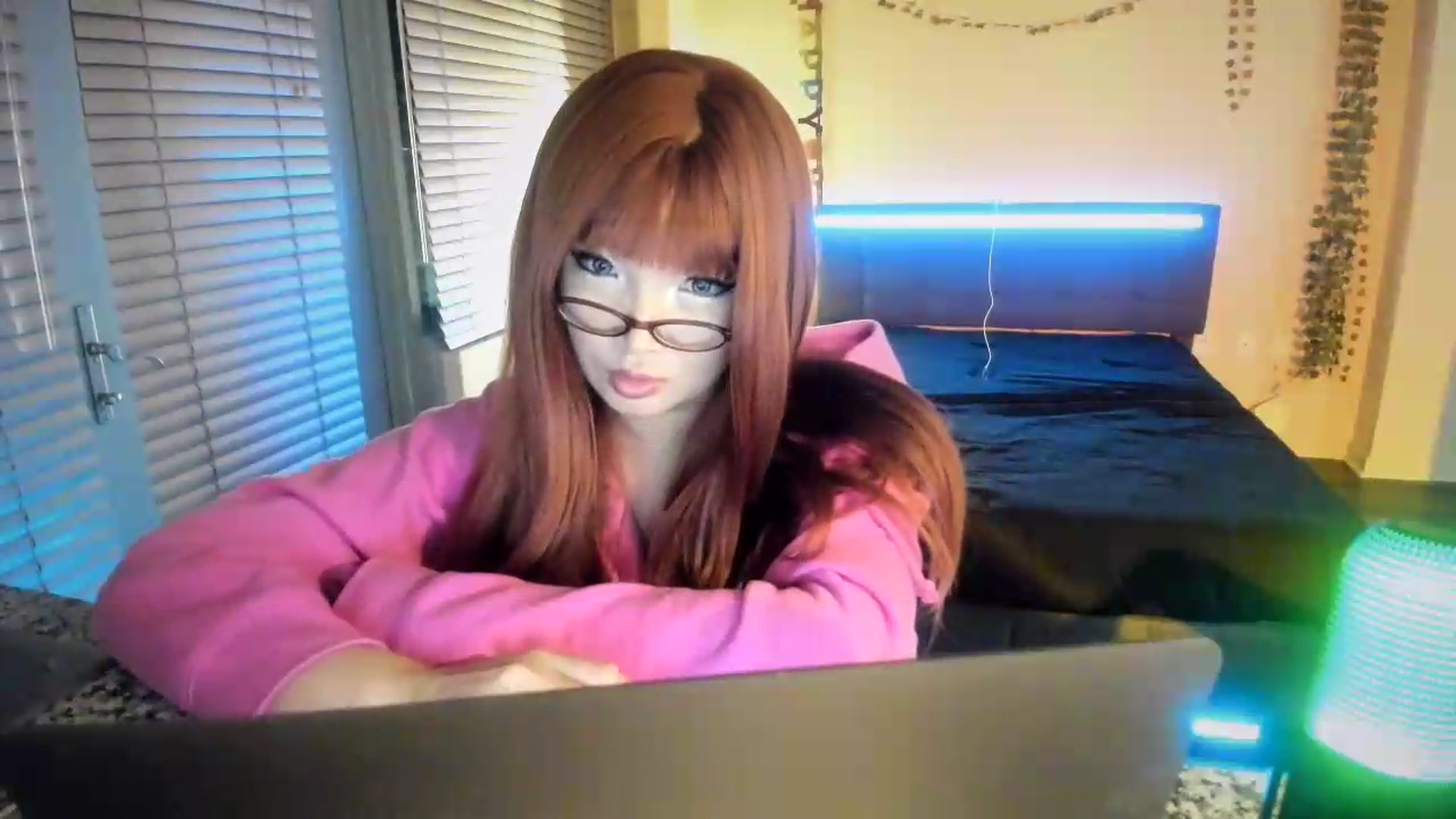 Gallery image thumbnail from error0o0o0ro0's myfreecams stream on, 07/30/2026, 04:51 image 8 of 20