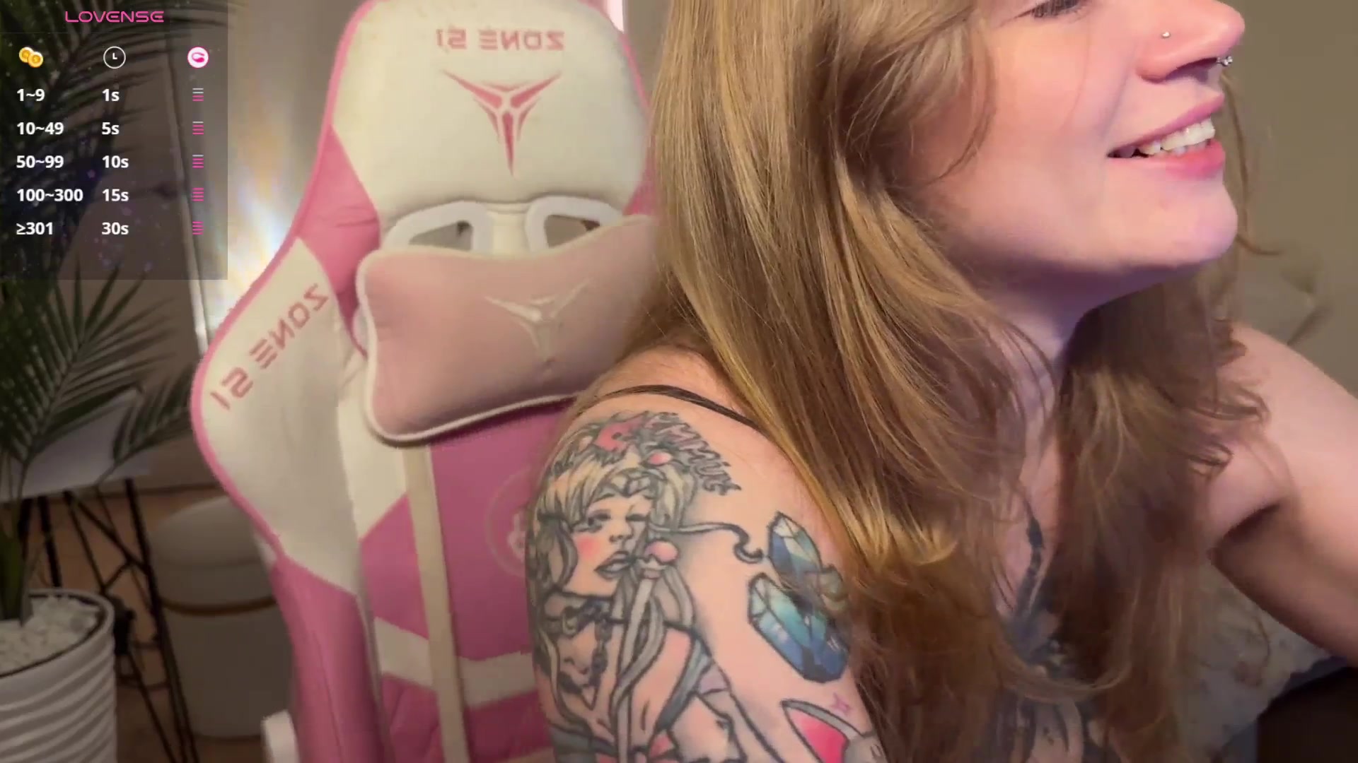 Gallery image thumbnail from euphoriadance's myfreecams stream on, 12/01/2025, 07:33 image 16 of 20
