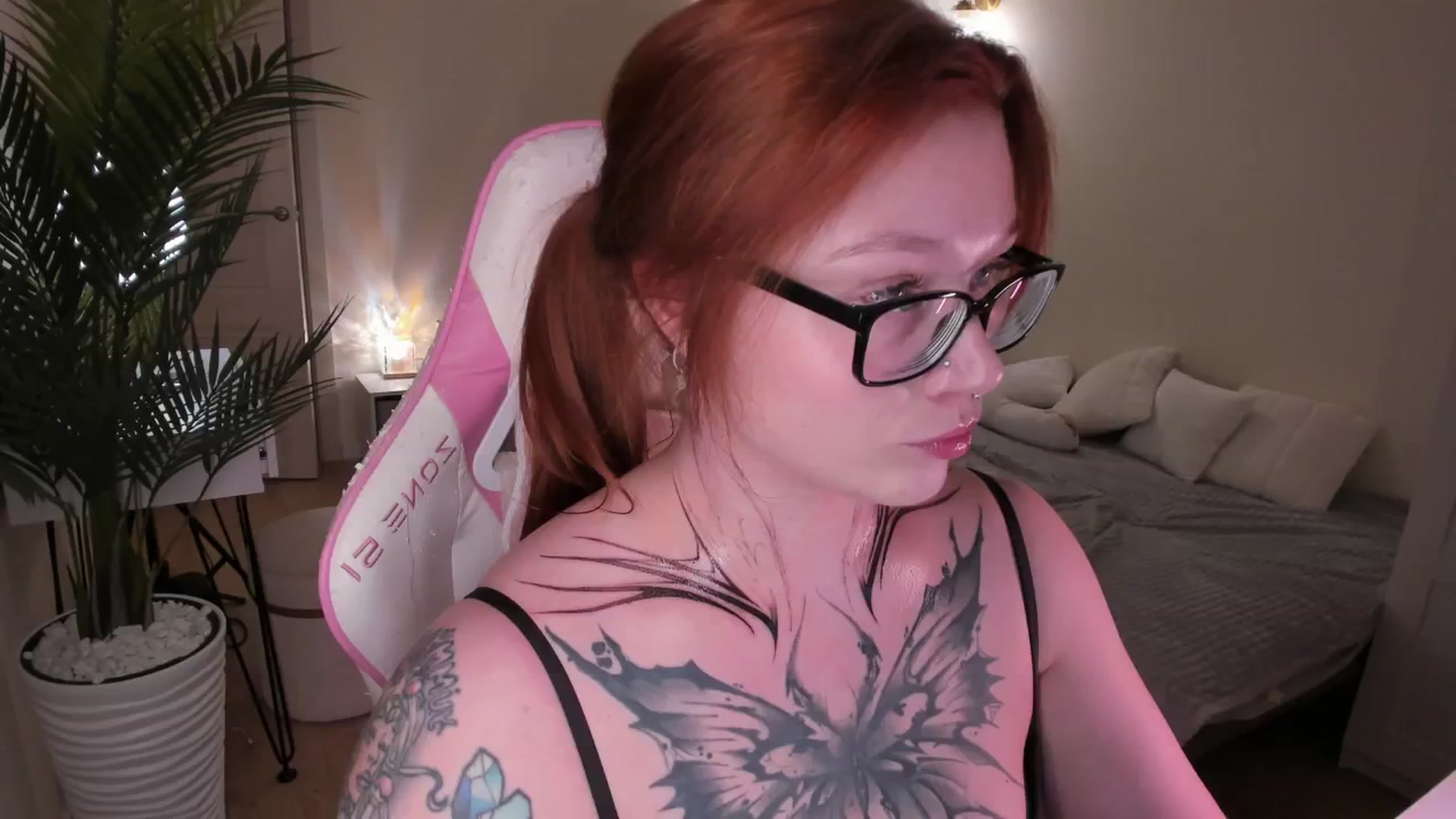 Gallery image thumbnail from euphoriadance's myfreecams stream on, 12/16/2025, 05:13 image 11 of 20