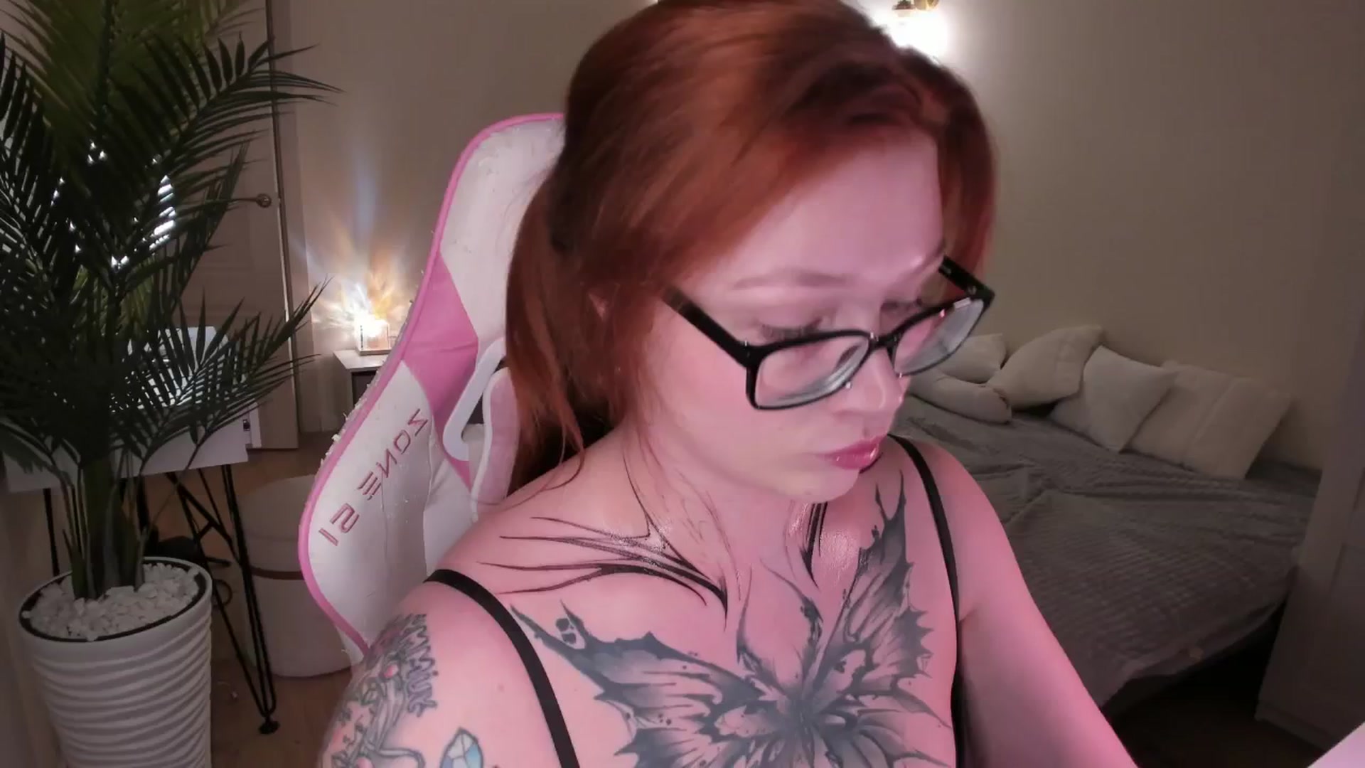 Gallery image thumbnail from euphoriadance's myfreecams stream on, 12/16/2025, 05:13 image 10 of 20