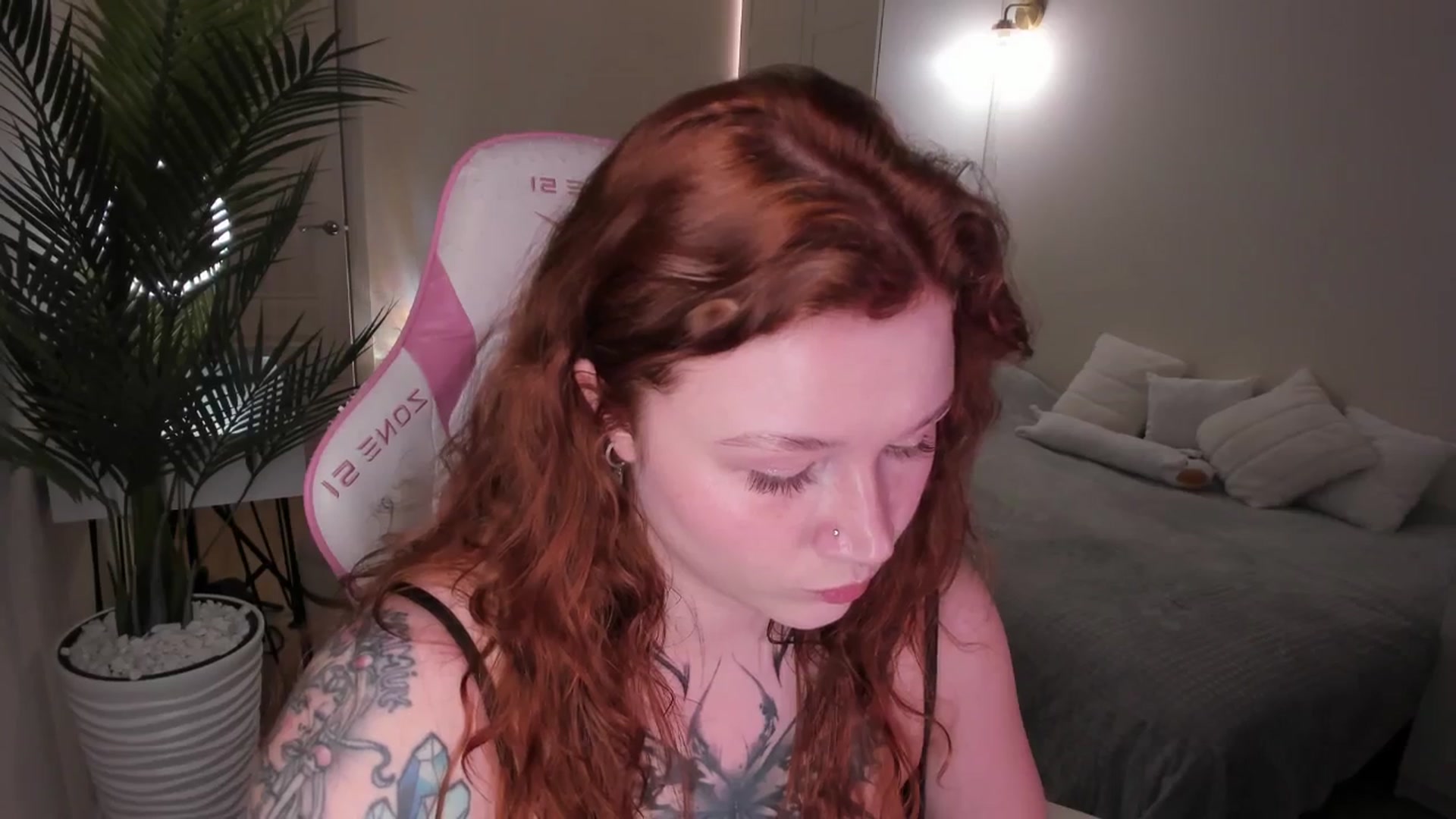 Gallery image thumbnail from euphoriadance's myfreecams stream on, 12/19/2025, 07:10 image 10 of 20