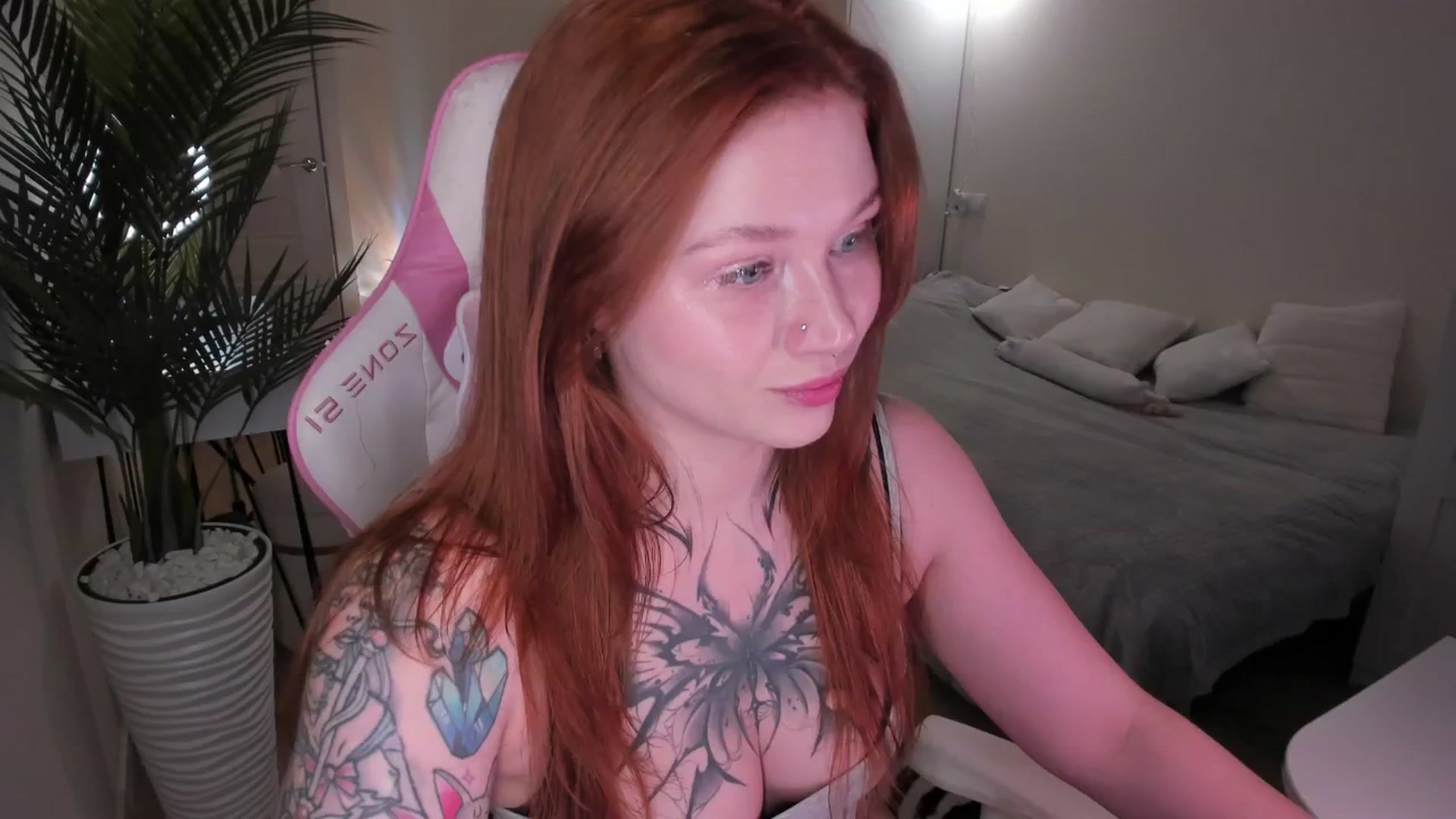 Gallery image thumbnail from euphoriadance's myfreecams stream on, 12/20/2025, 08:19 image 11 of 20