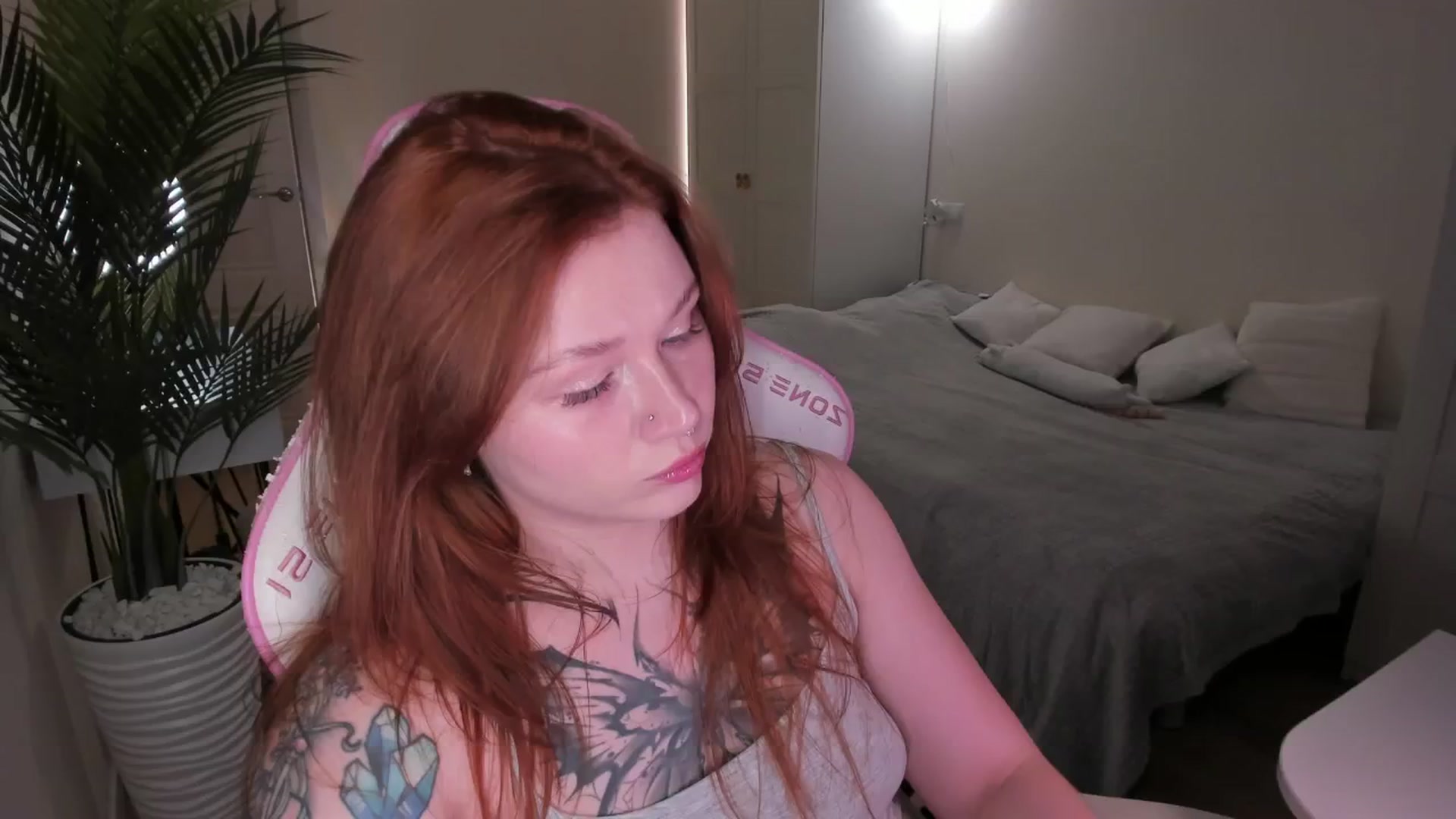 Gallery image thumbnail from euphoriadance's myfreecams stream on, 12/20/2025, 08:19 image 1 of 20