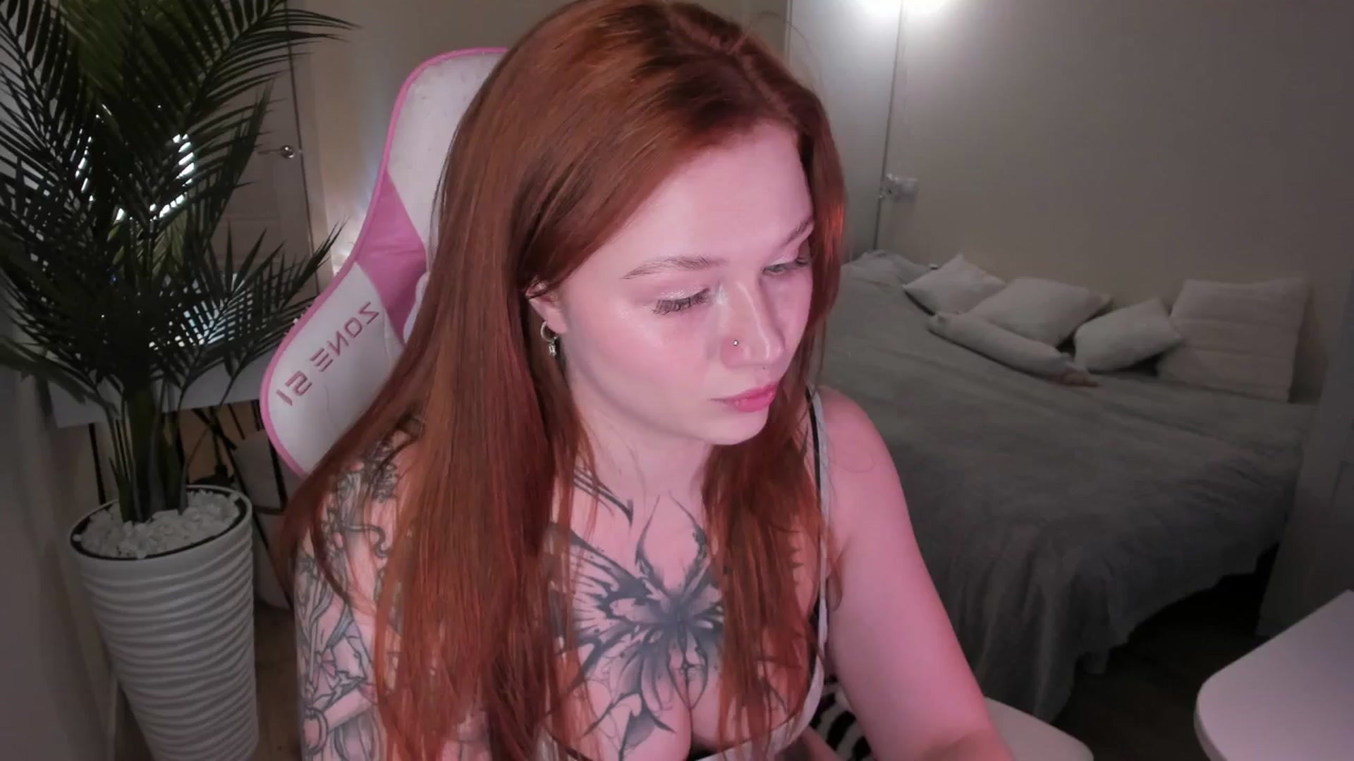 Gallery image thumbnail from euphoriadance's myfreecams stream on, 12/20/2025, 08:19 image 13 of 20