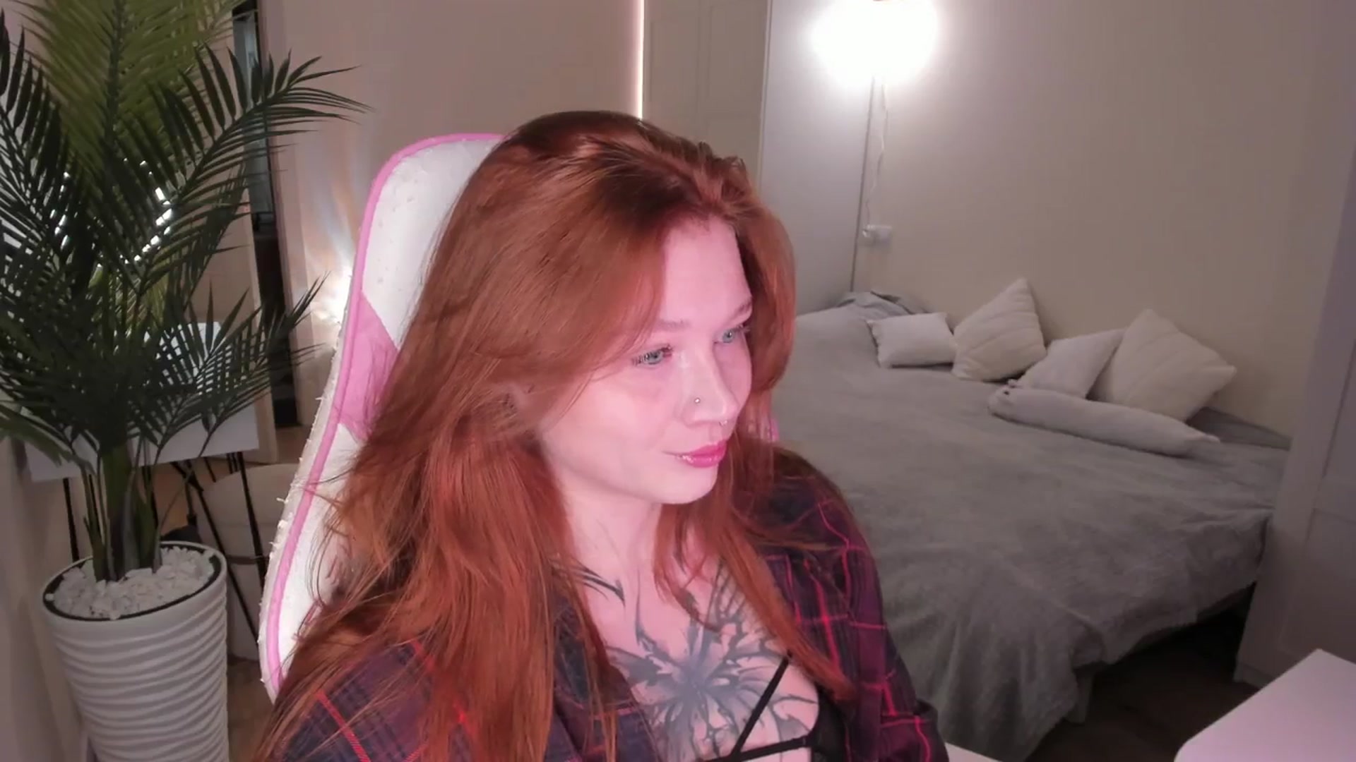 Gallery image thumbnail from euphoriadance's myfreecams stream on, 12/21/2025, 07:26 image 6 of 20