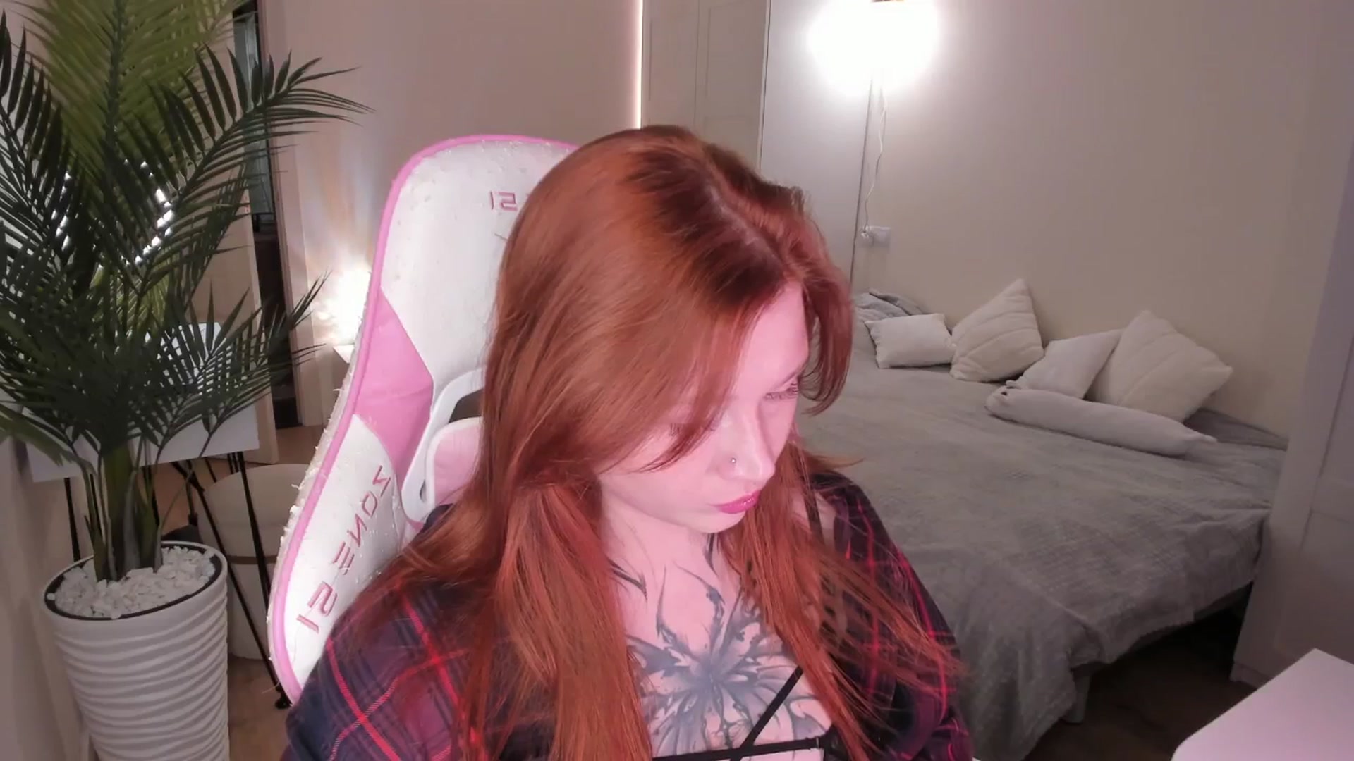 Gallery image thumbnail from euphoriadance's myfreecams stream on, 12/21/2025, 07:26 image 4 of 20