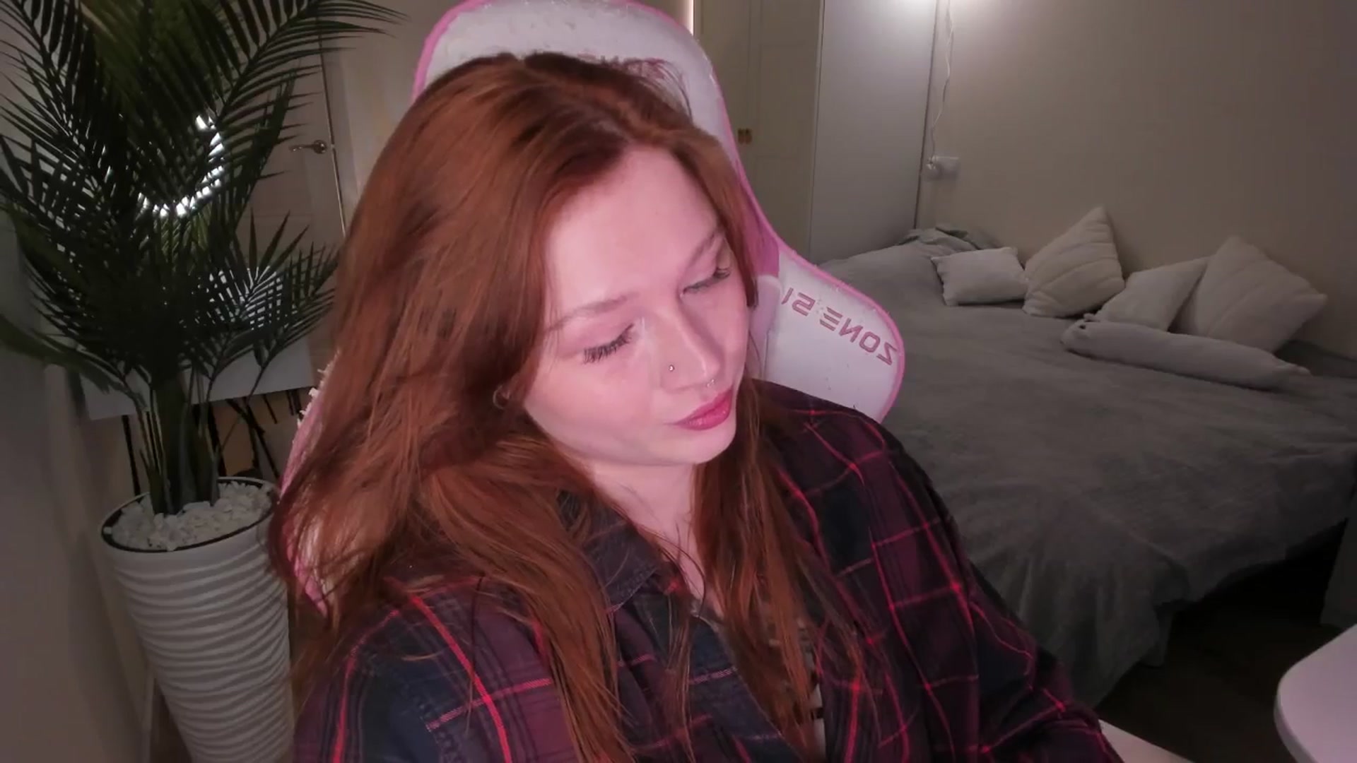 Gallery image thumbnail from euphoriadance's myfreecams stream on, 12/21/2025, 07:26 image 19 of 20