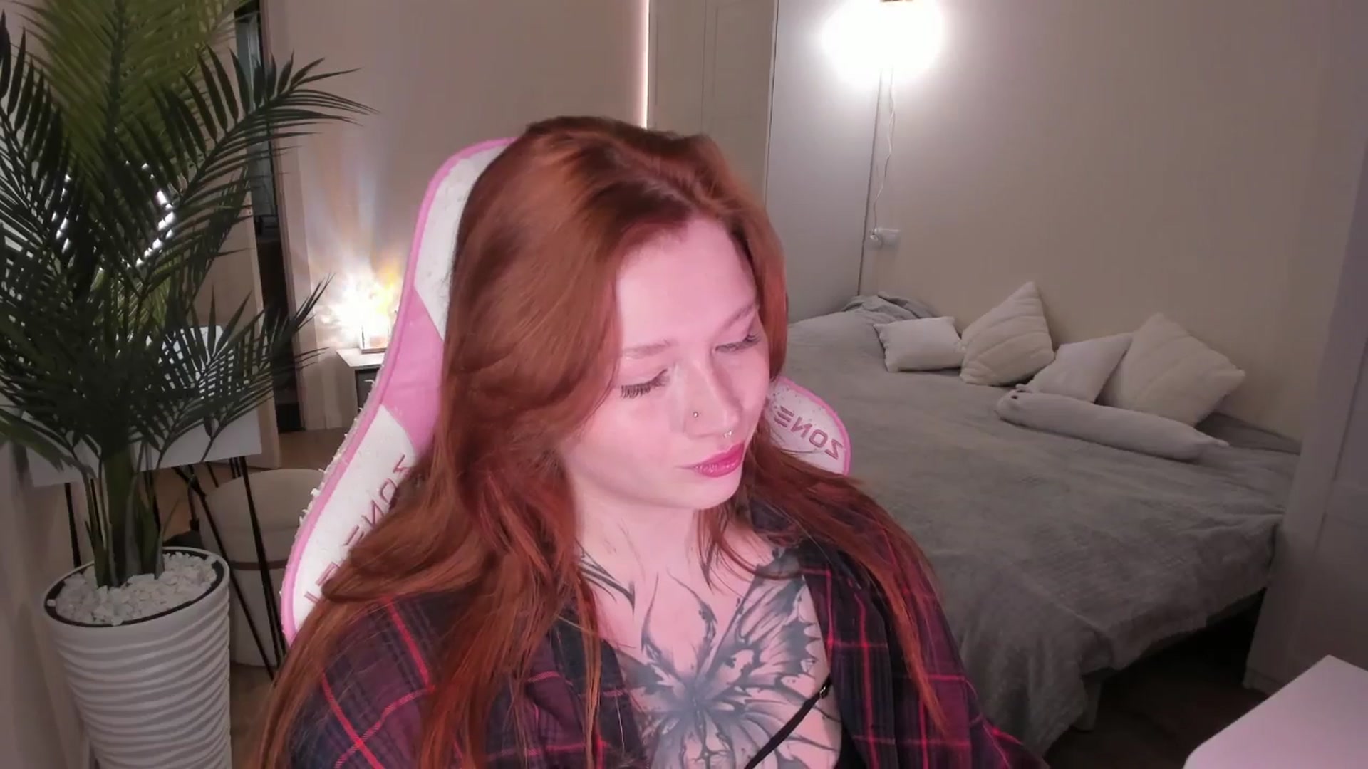 Gallery image thumbnail from euphoriadance's myfreecams stream on, 12/21/2025, 07:26 image 5 of 20