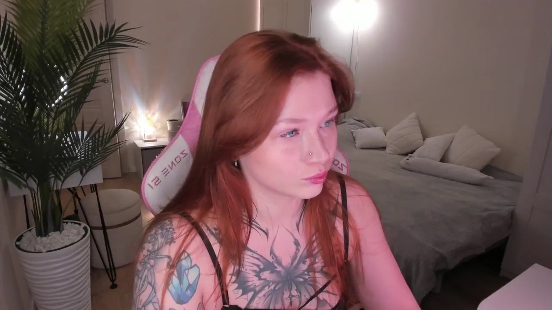 Gallery image thumbnail from euphoriadance's myfreecams stream on, 12/21/2025, 07:26 image 2 of 20