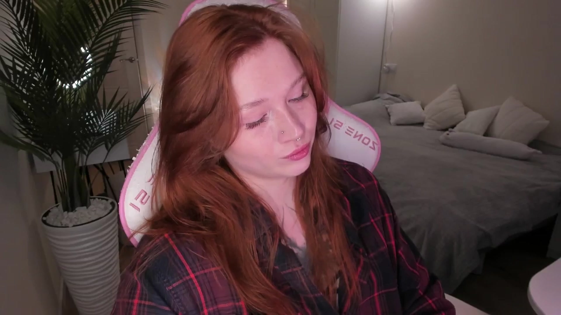Gallery image thumbnail from euphoriadance's myfreecams stream on, 12/21/2025, 07:26 image 16 of 20