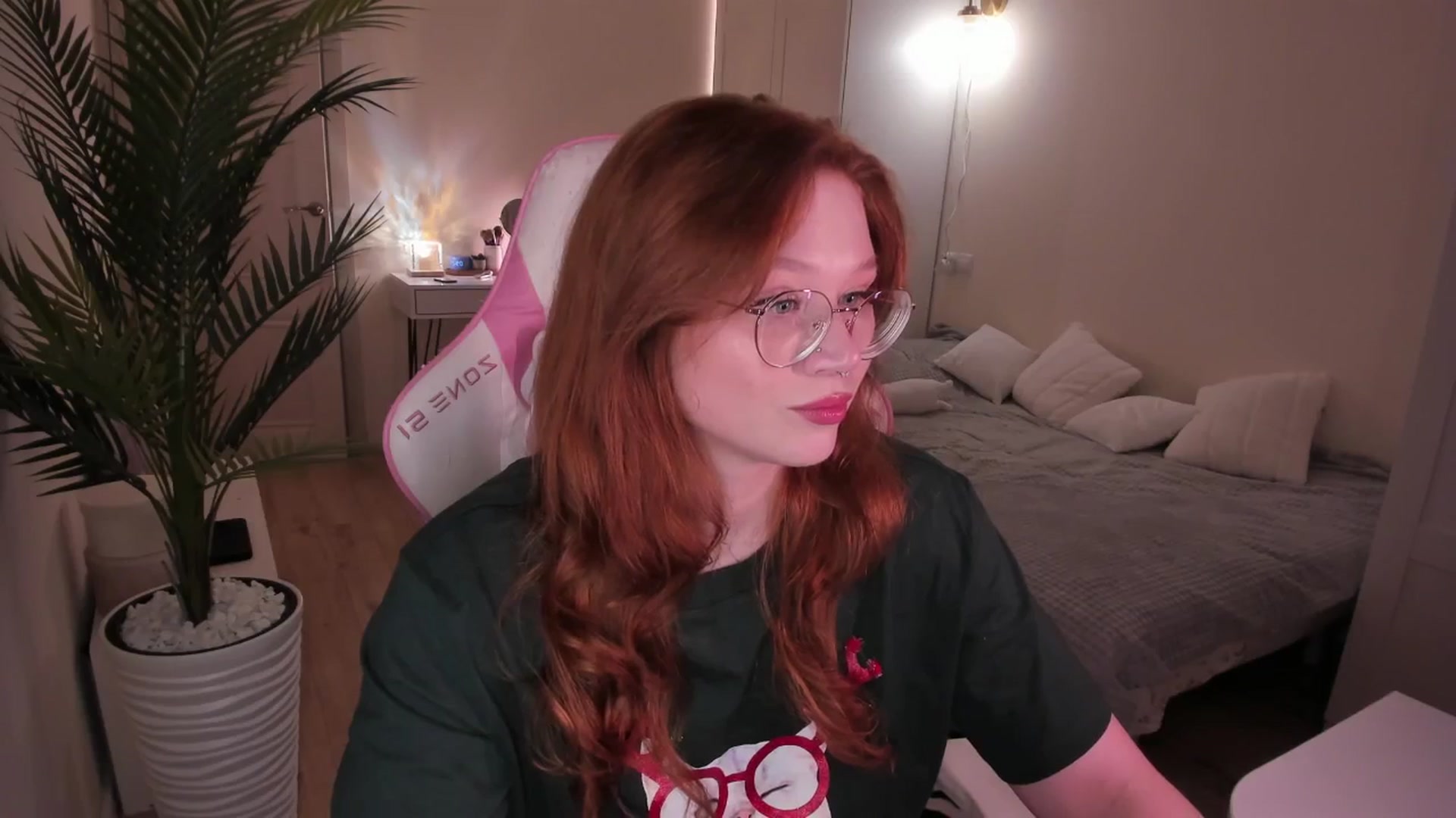 Gallery image thumbnail from euphoriadance's myfreecams stream on, 12/26/2025, 07:34 image 3 of 20