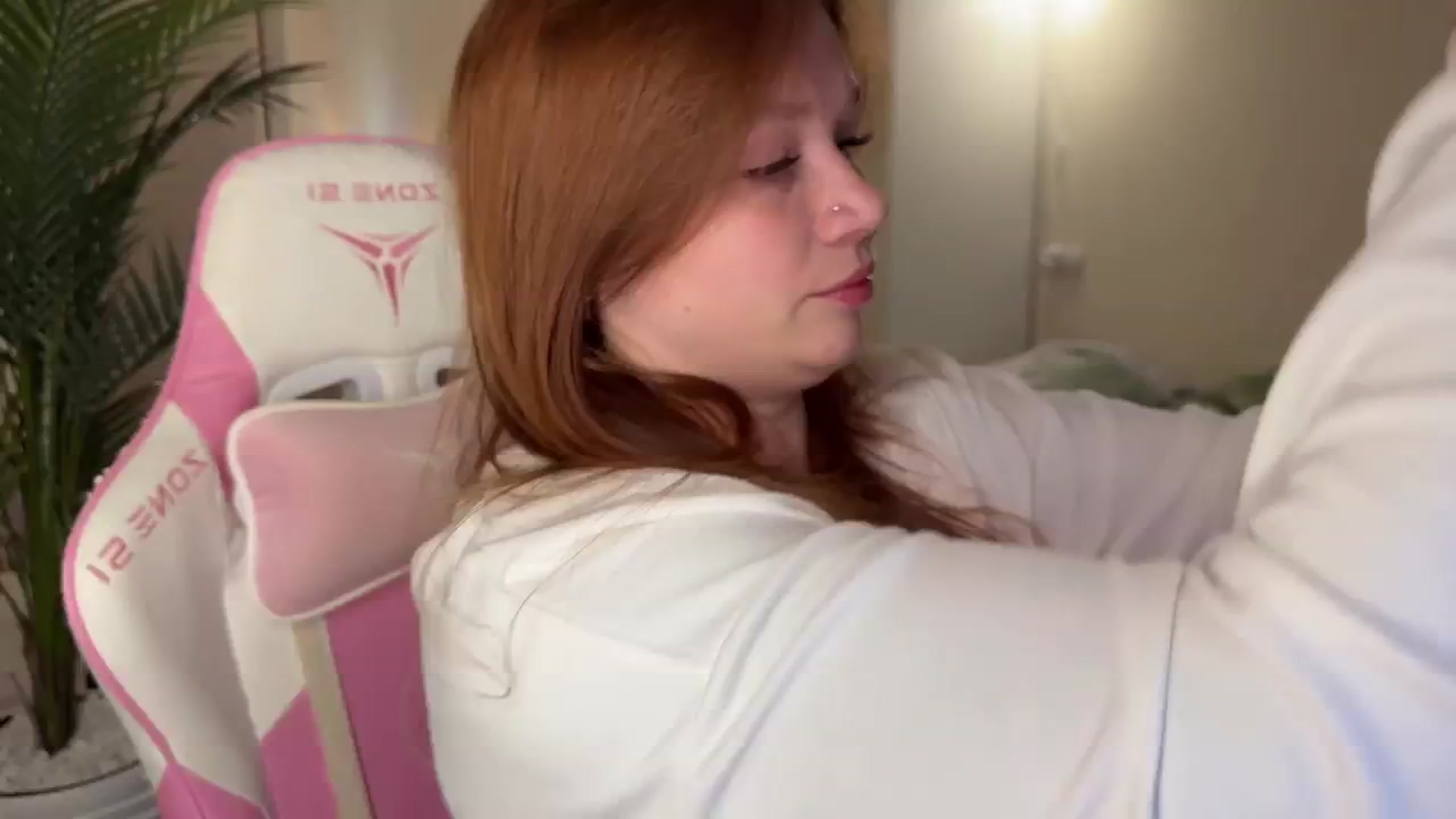 Gallery image thumbnail from euphoriadance's myfreecams stream on, 12/29/2025, 10:12 image 1 of 20