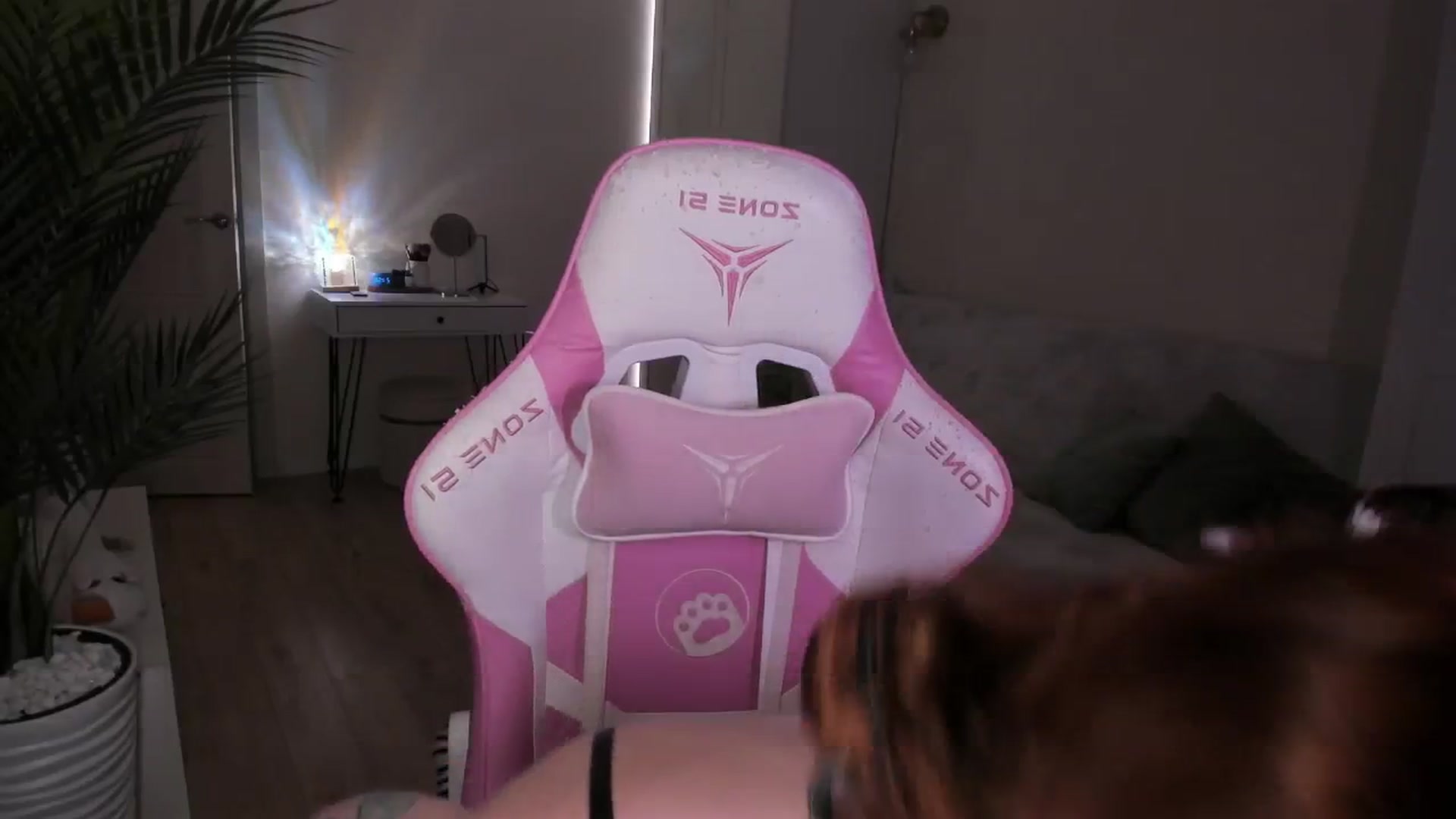 Gallery image thumbnail from euphoriadance's myfreecams stream on, 01/15/2026, 19:14 image 8 of 20