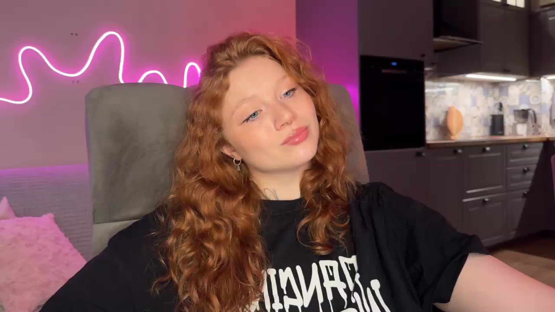 Gallery image thumbnail from euphoriadance's myfreecams stream on, 06/04/2026, 05:48 image 13 of 20